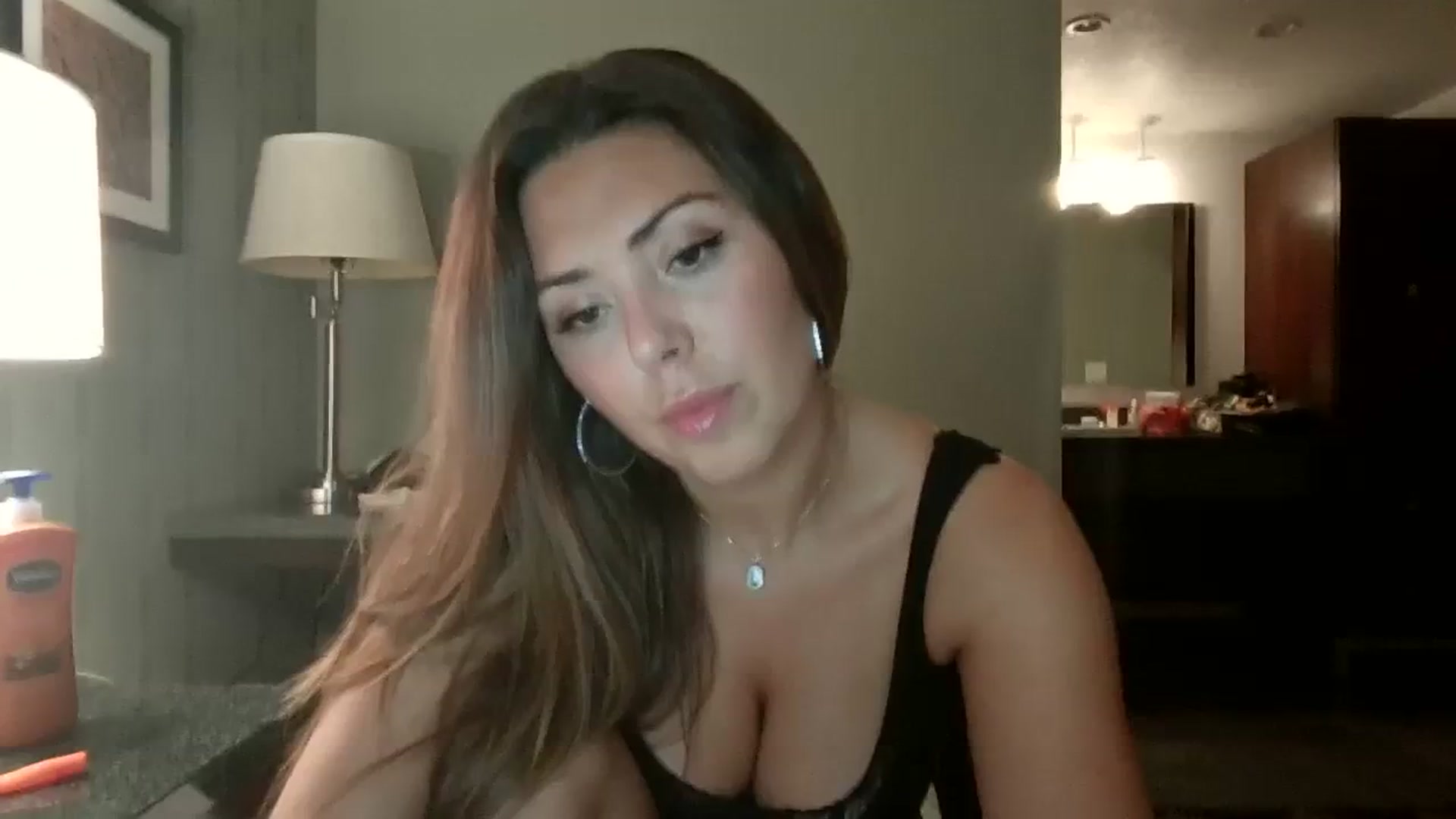 Gallery image thumbnail from Janesworldxo's myfreecams stream on, 09/13/2023, 12:49 image 2 of 20