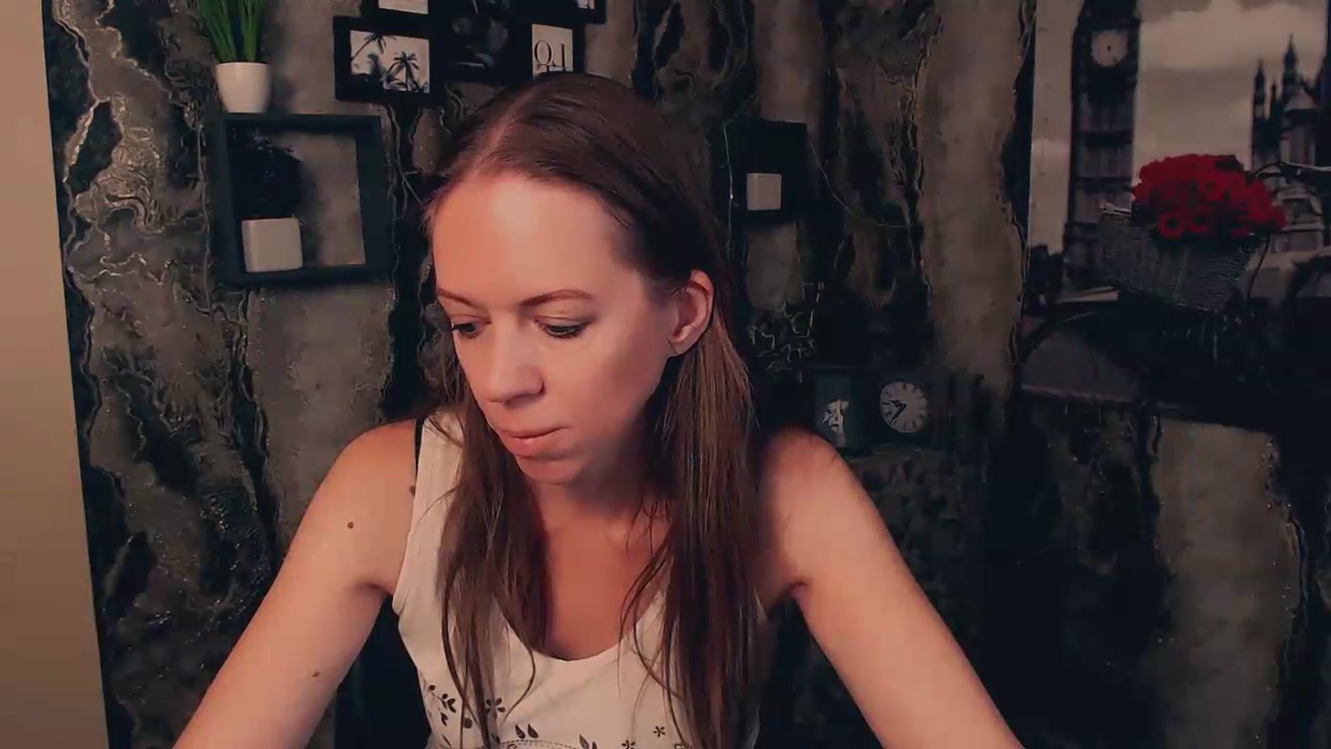 Gallery image thumbnail from JanetJerass_'s myfreecams stream on, 08/31/2026, 10:10 image 9 of 20