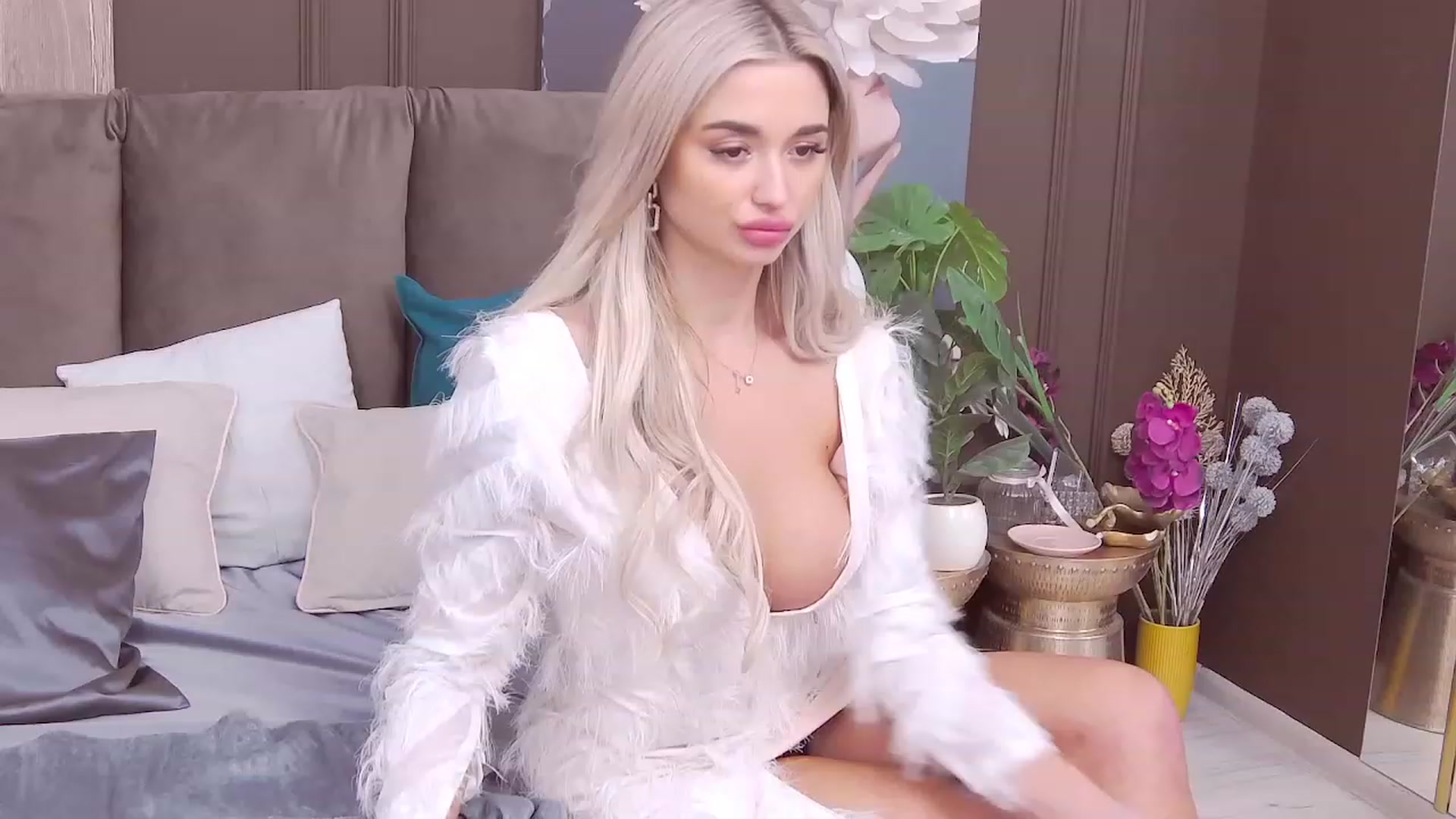 Gallery image thumbnail from JanettBaxter's myfreecams stream on, 03/03/2023, 12:26 image 8 of 20