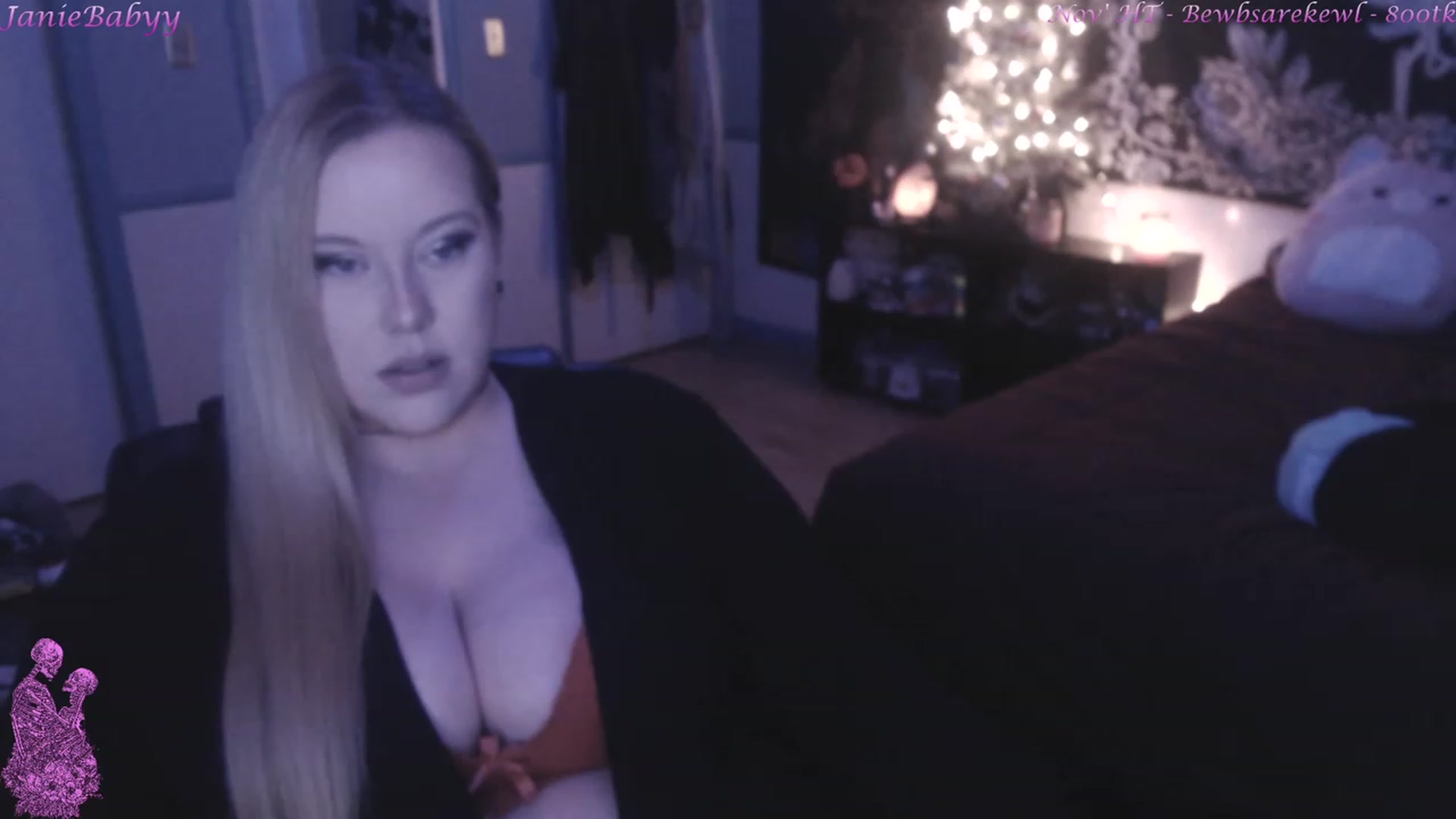 Gallery image thumbnail from JanieBabyy's myfreecams stream on, 12/05/2022, 04:50 image 10 of 20