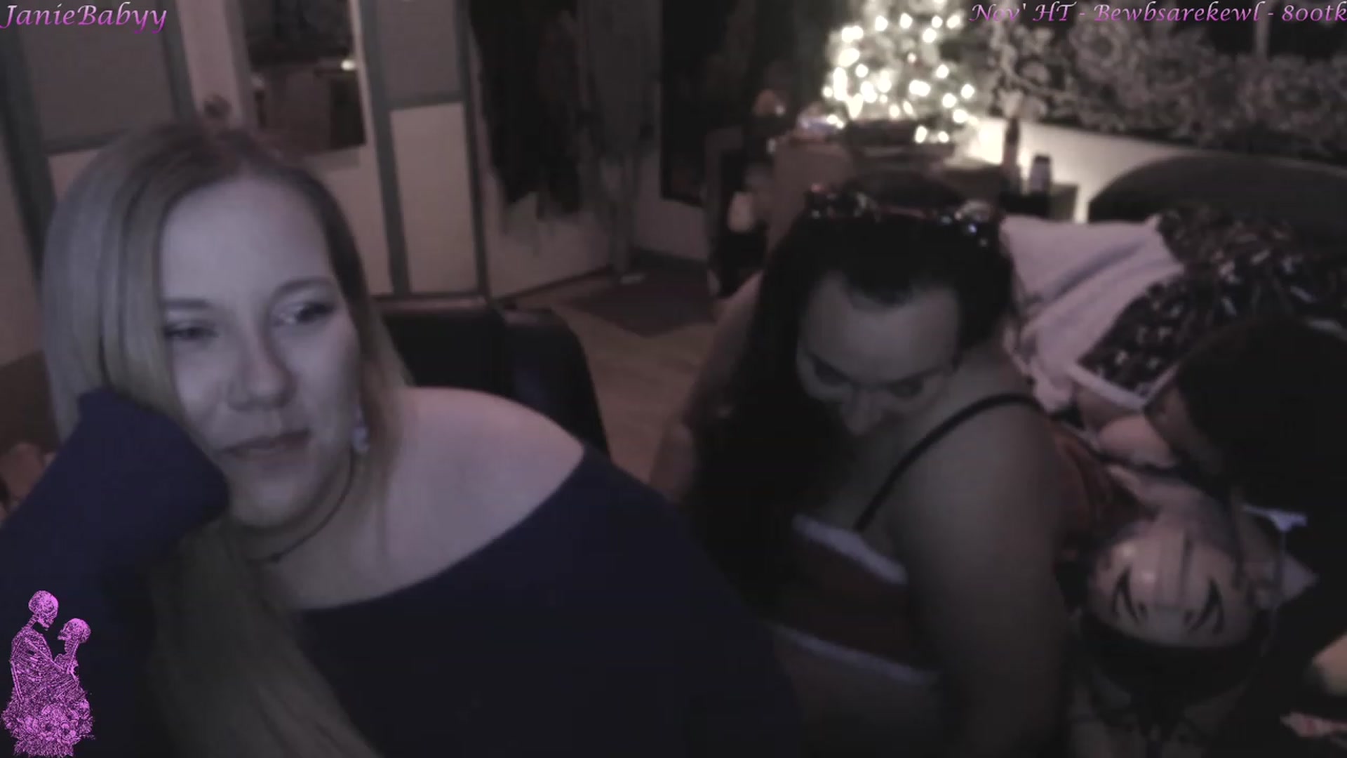 Gallery image thumbnail from JanieBabyy's myfreecams stream on, 12/18/2022, 07:58 image 16 of 20