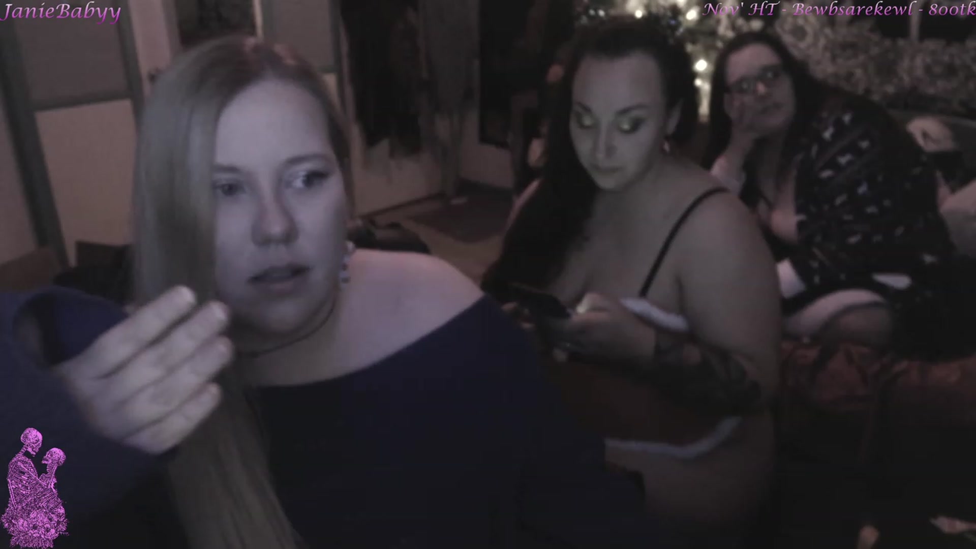 Gallery image thumbnail from JanieBabyy's myfreecams stream on, 12/18/2022, 07:58 image 3 of 20