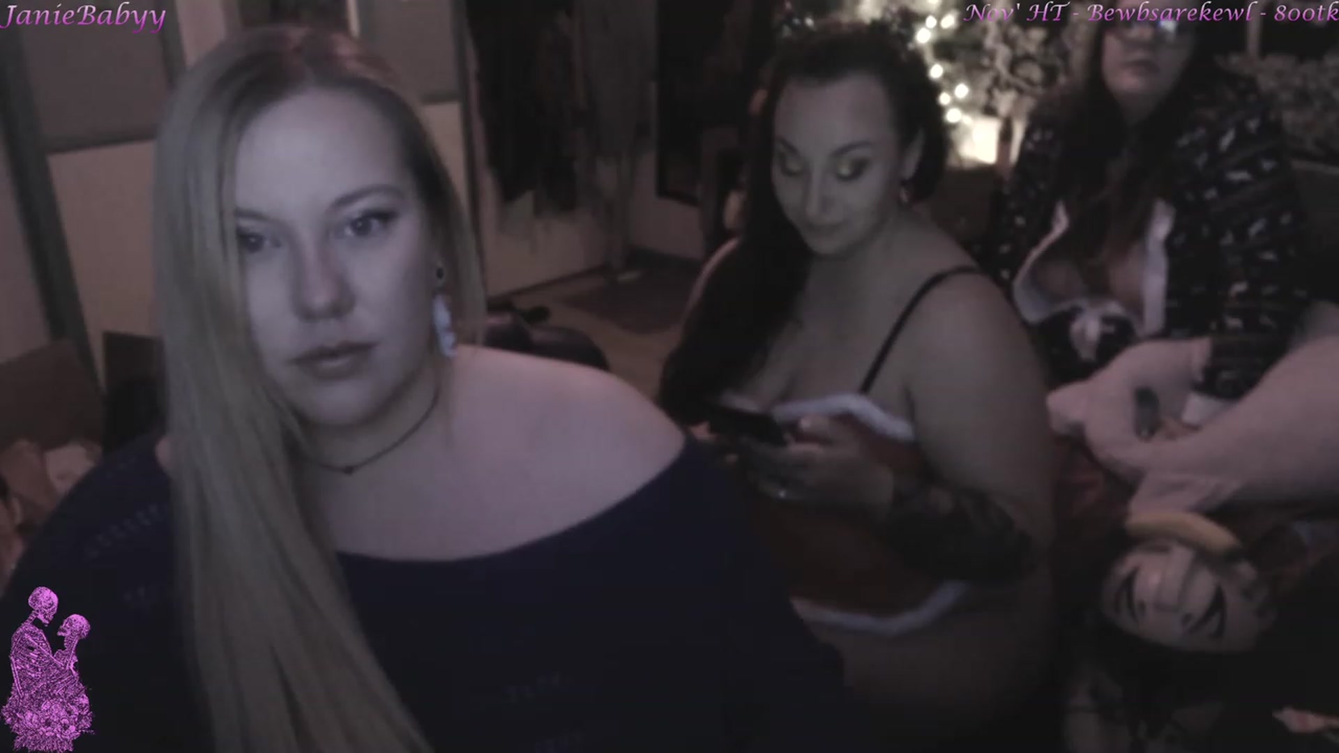 Gallery image thumbnail from JanieBabyy's myfreecams stream on, 12/18/2022, 07:58 image 11 of 20