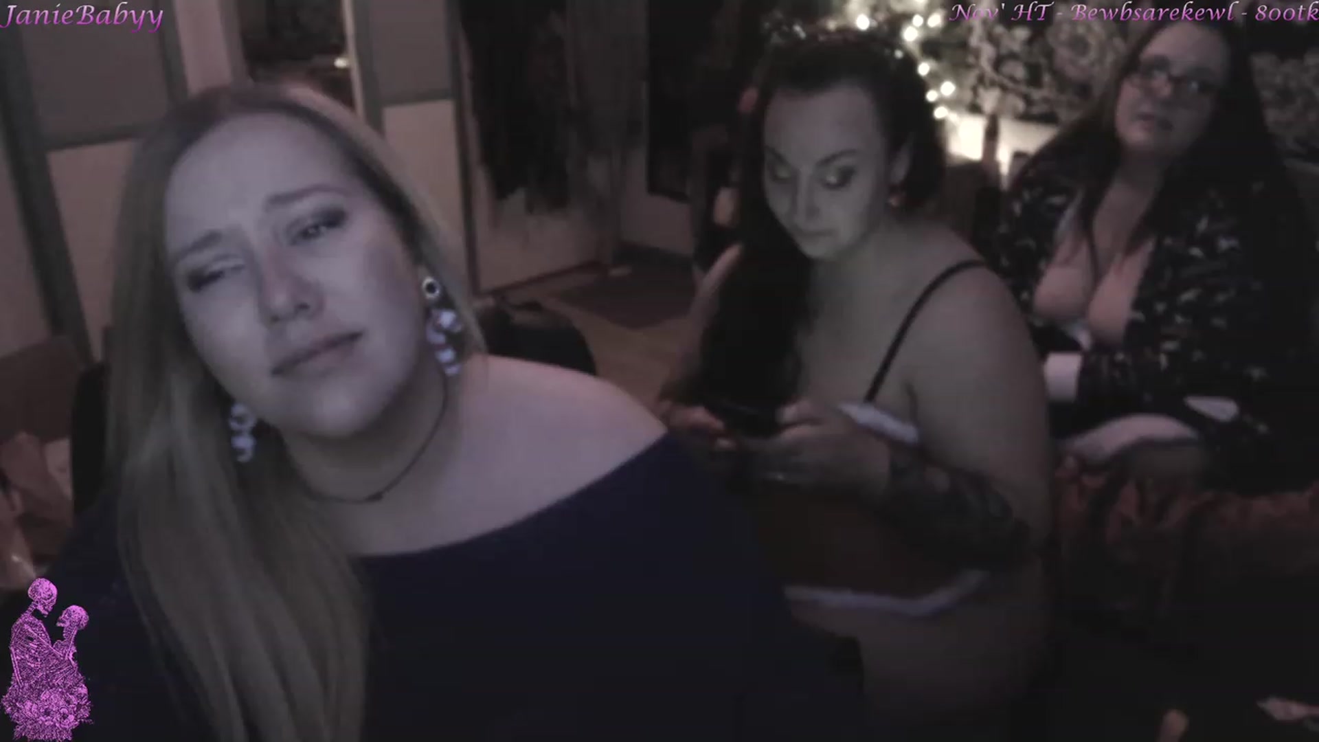 Gallery image thumbnail from JanieBabyy's myfreecams stream on, 12/18/2022, 07:58 image 4 of 20