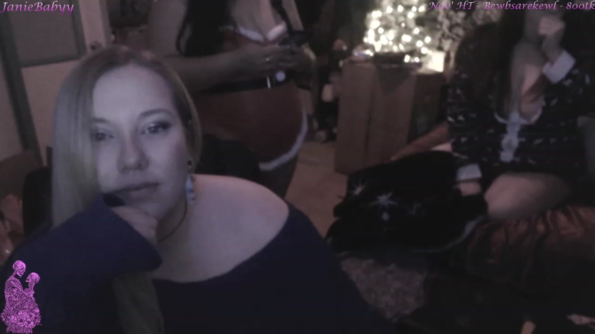 Gallery image thumbnail from JanieBabyy's myfreecams stream on, 12/18/2022, 07:58 image 1 of 20