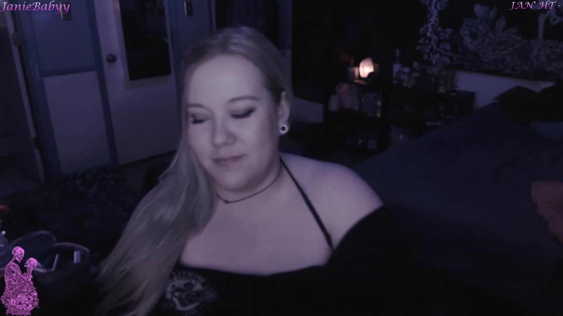 Gallery image thumbnail from JanieBabyy's myfreecams stream on, 01/15/2023, 07:39 image 17 of 20