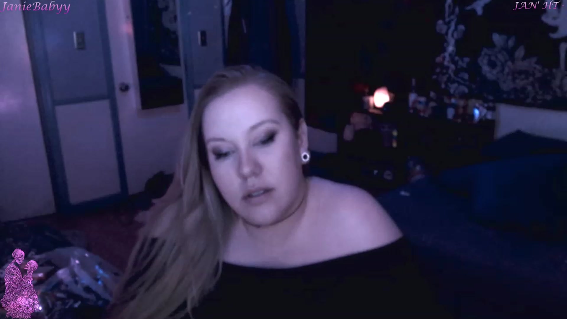 Gallery image thumbnail from JanieBabyy's myfreecams stream on, 01/16/2023, 07:10 image 6 of 20