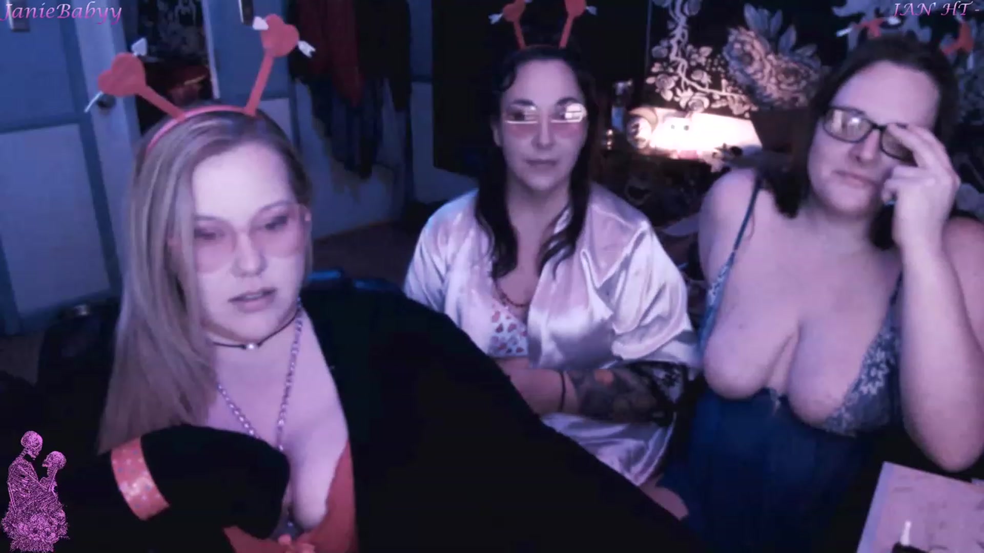 Gallery image thumbnail from JanieBabyy's myfreecams stream on, 02/14/2023, 04:32 image 19 of 20