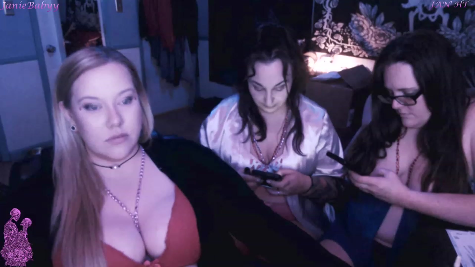 Gallery image thumbnail from JanieBabyy's myfreecams stream on, 02/14/2023, 04:32 image 6 of 20