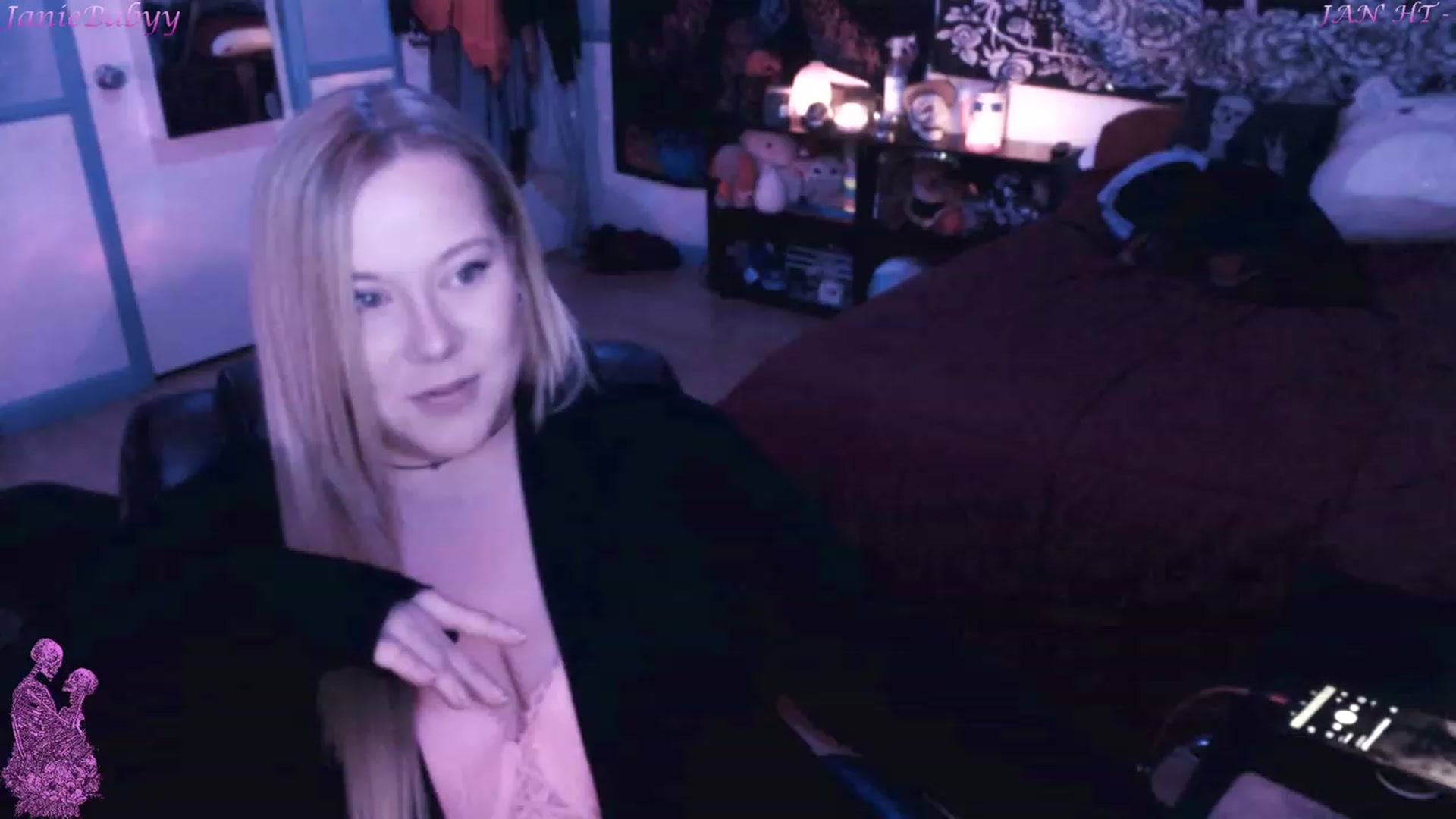 Gallery image thumbnail from JanieBabyy's myfreecams stream on, 02/15/2023, 03:45 image 13 of 20