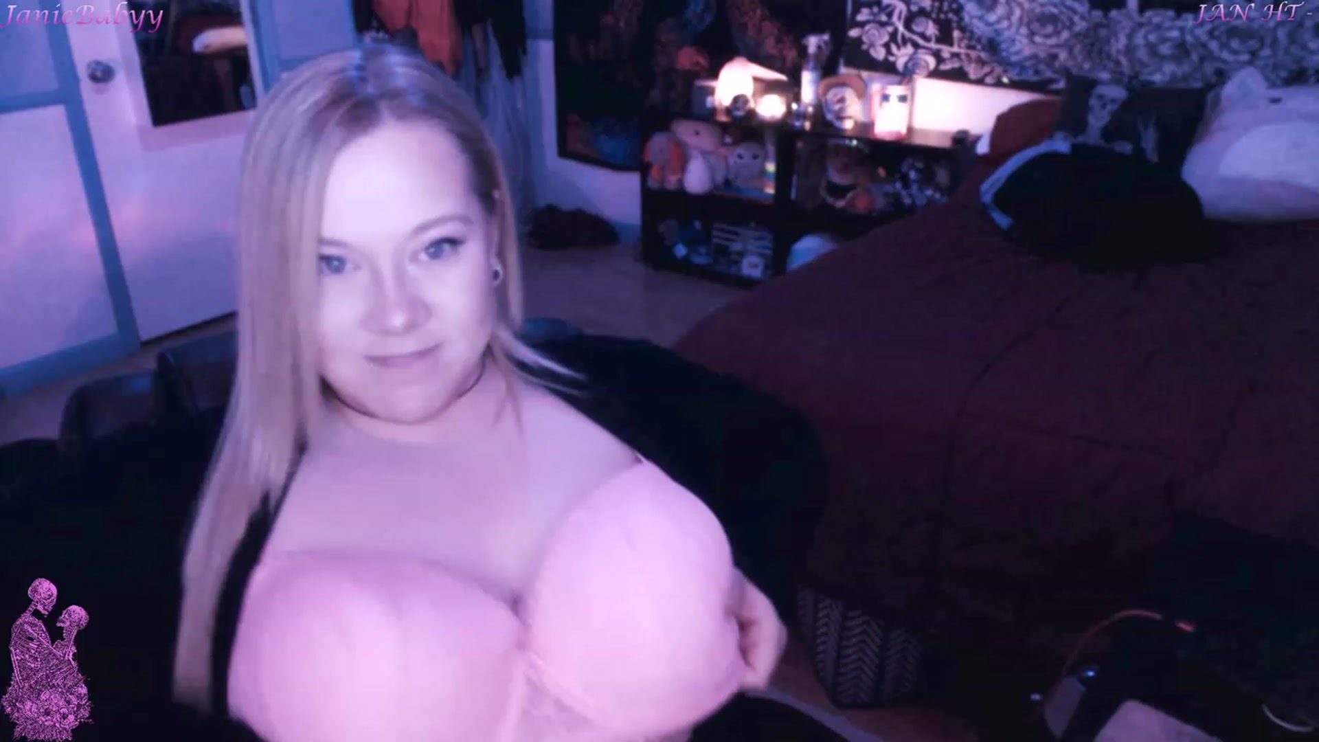 Gallery image thumbnail from JanieBabyy's myfreecams stream on, 02/15/2023, 03:45 image 8 of 20