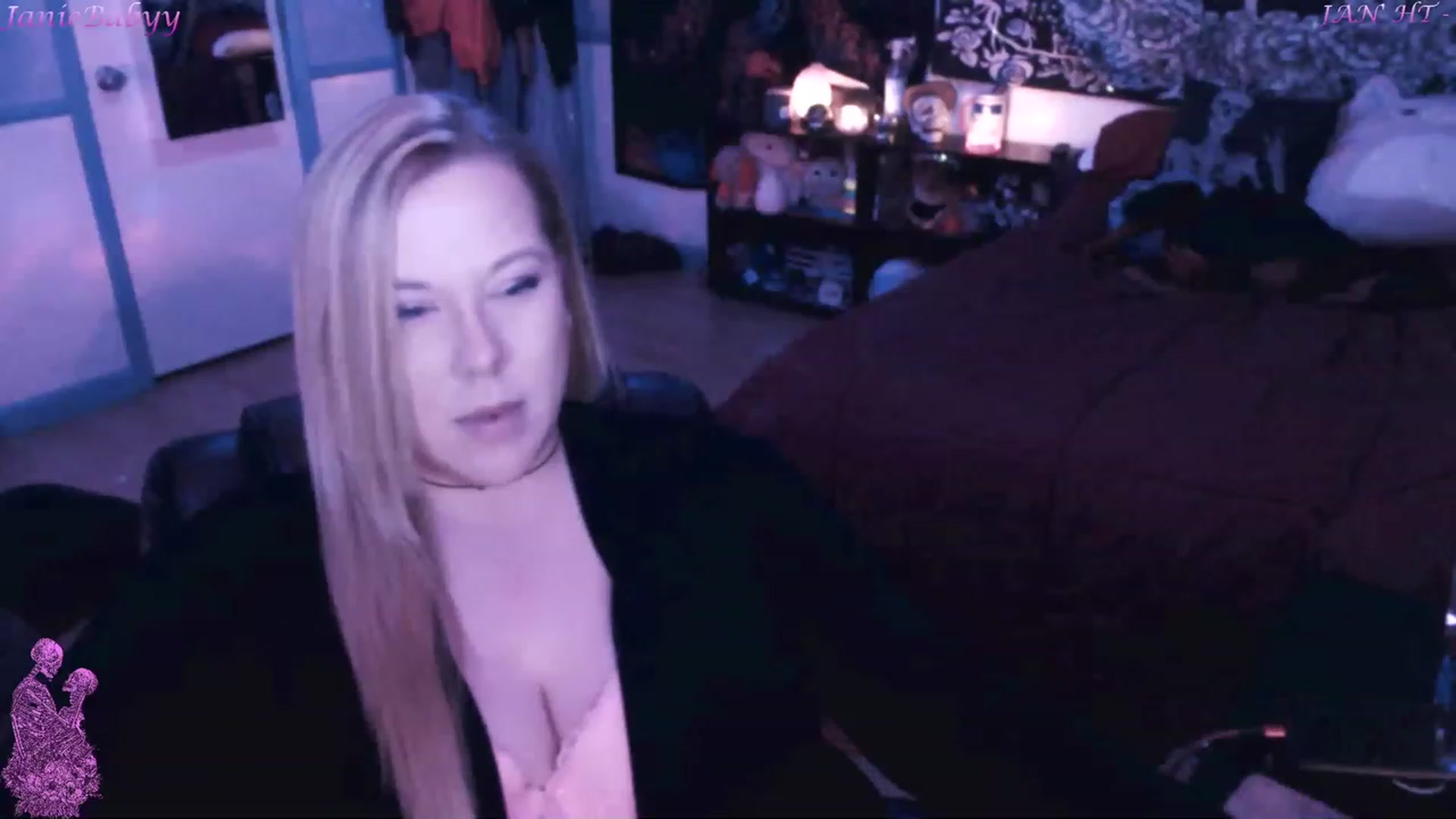 Gallery image thumbnail from JanieBabyy's myfreecams stream on, 02/15/2023, 04:25 image 13 of 20