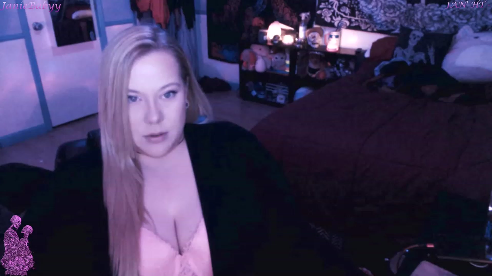 Gallery image thumbnail from JanieBabyy's myfreecams stream on, 02/15/2023, 04:25 image 3 of 20