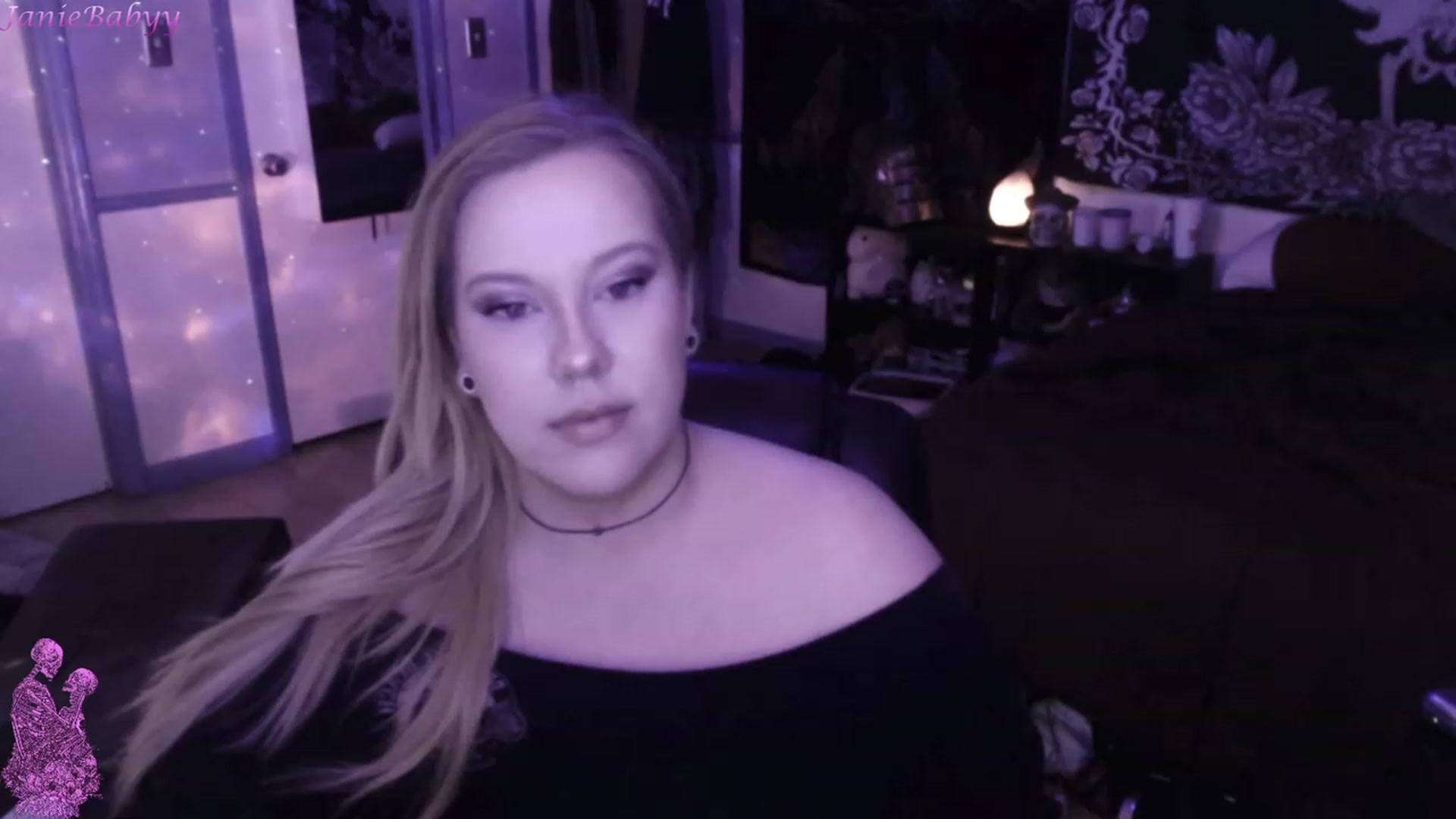 Gallery image thumbnail from JanieBabyy's myfreecams stream on, 03/19/2023, 13:55 image 9 of 20