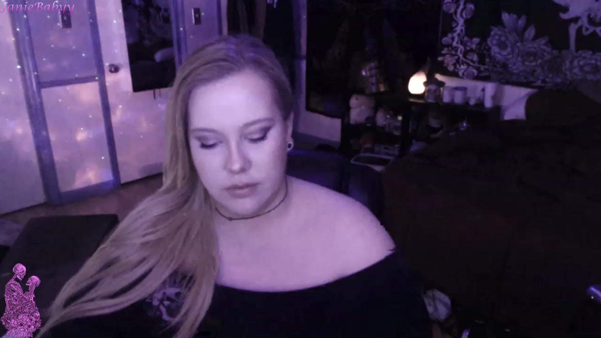 Gallery image thumbnail from JanieBabyy's myfreecams stream on, 03/19/2023, 13:55 image 7 of 20