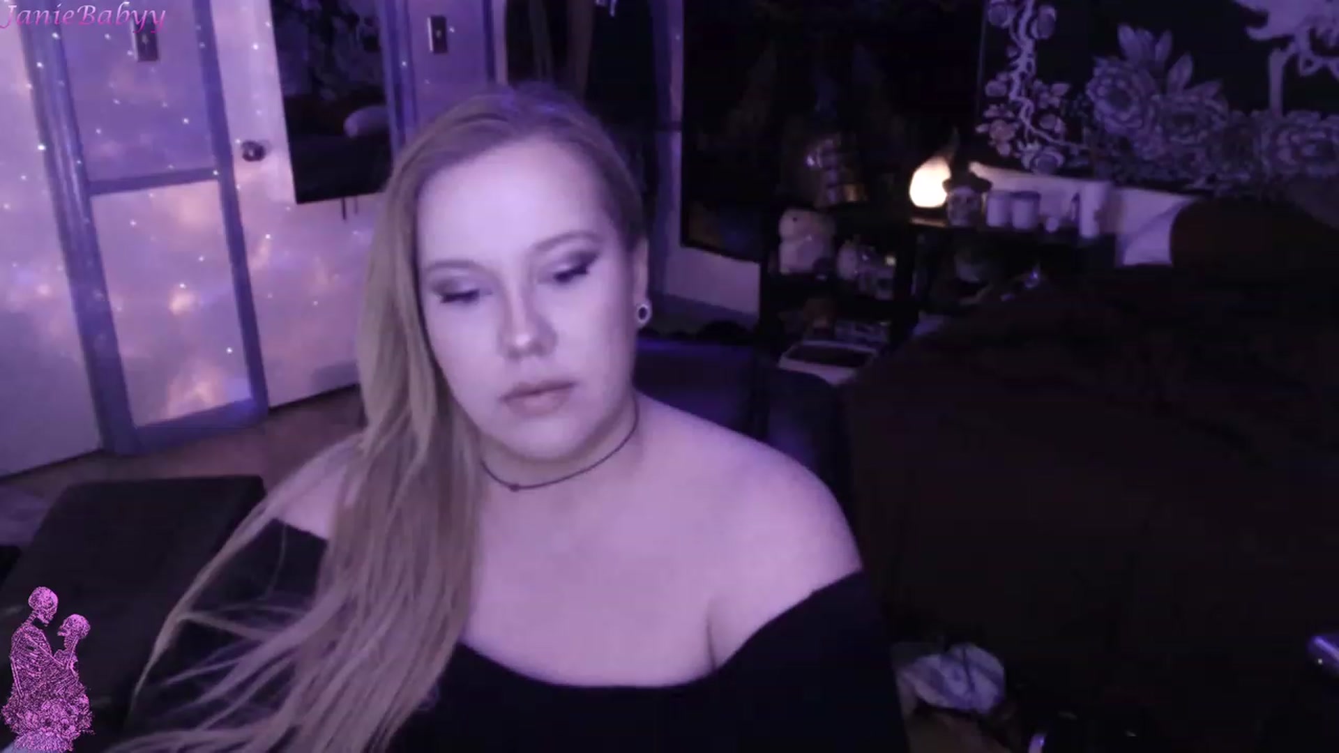 Gallery image thumbnail from JanieBabyy's myfreecams stream on, 03/19/2023, 13:55 image 6 of 20