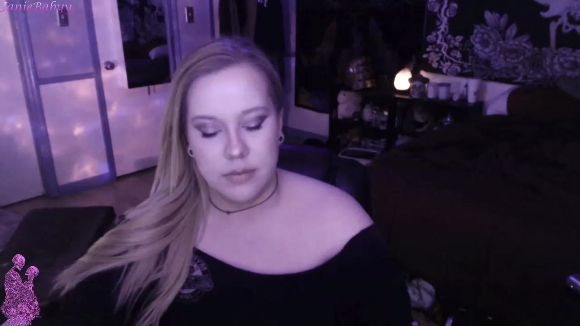 Gallery image thumbnail from JanieBabyy's myfreecams stream on, 03/19/2023, 13:55 image 11 of 20