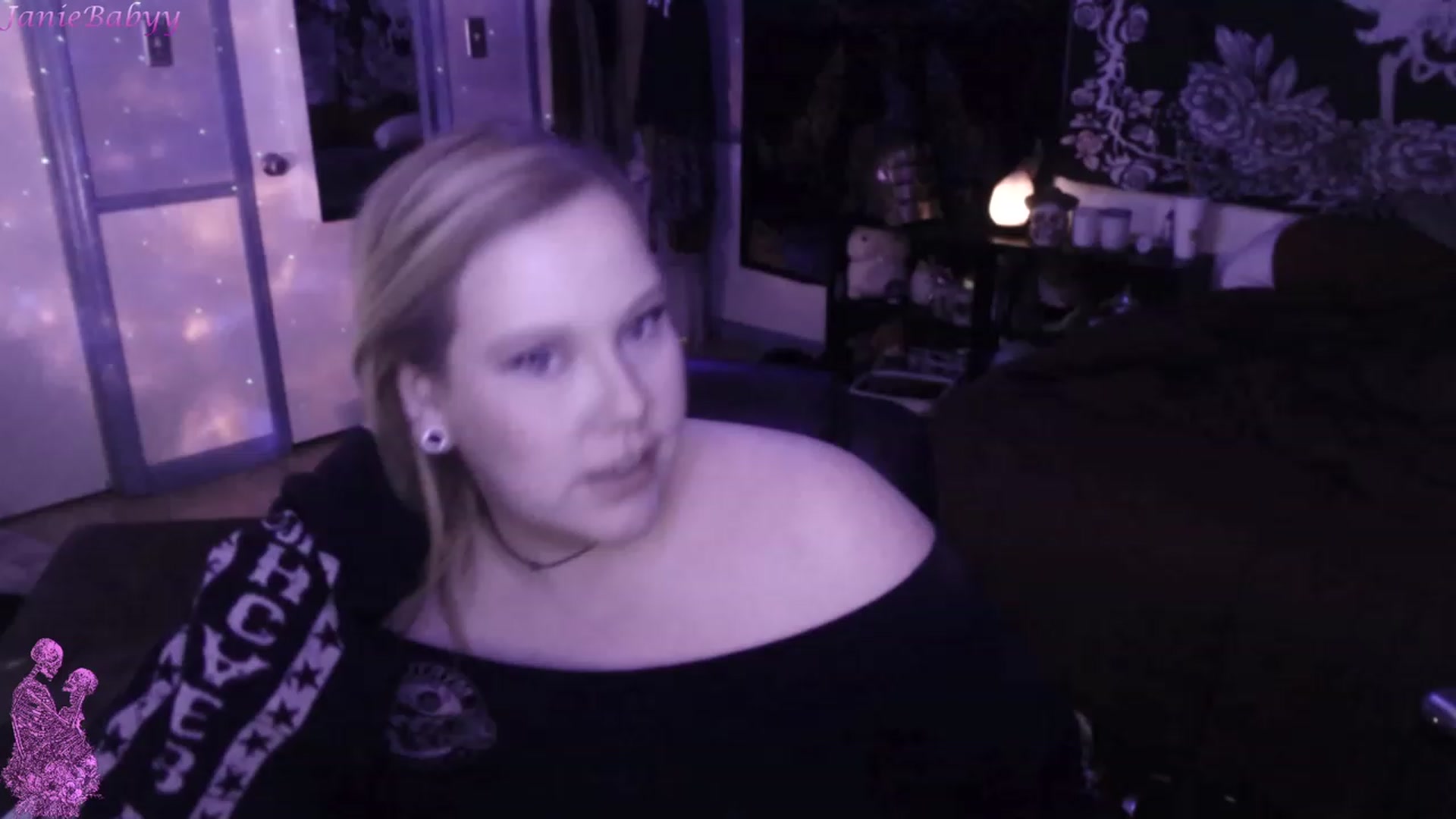 Gallery image thumbnail from JanieBabyy's myfreecams stream on, 03/19/2023, 13:55 image 8 of 20