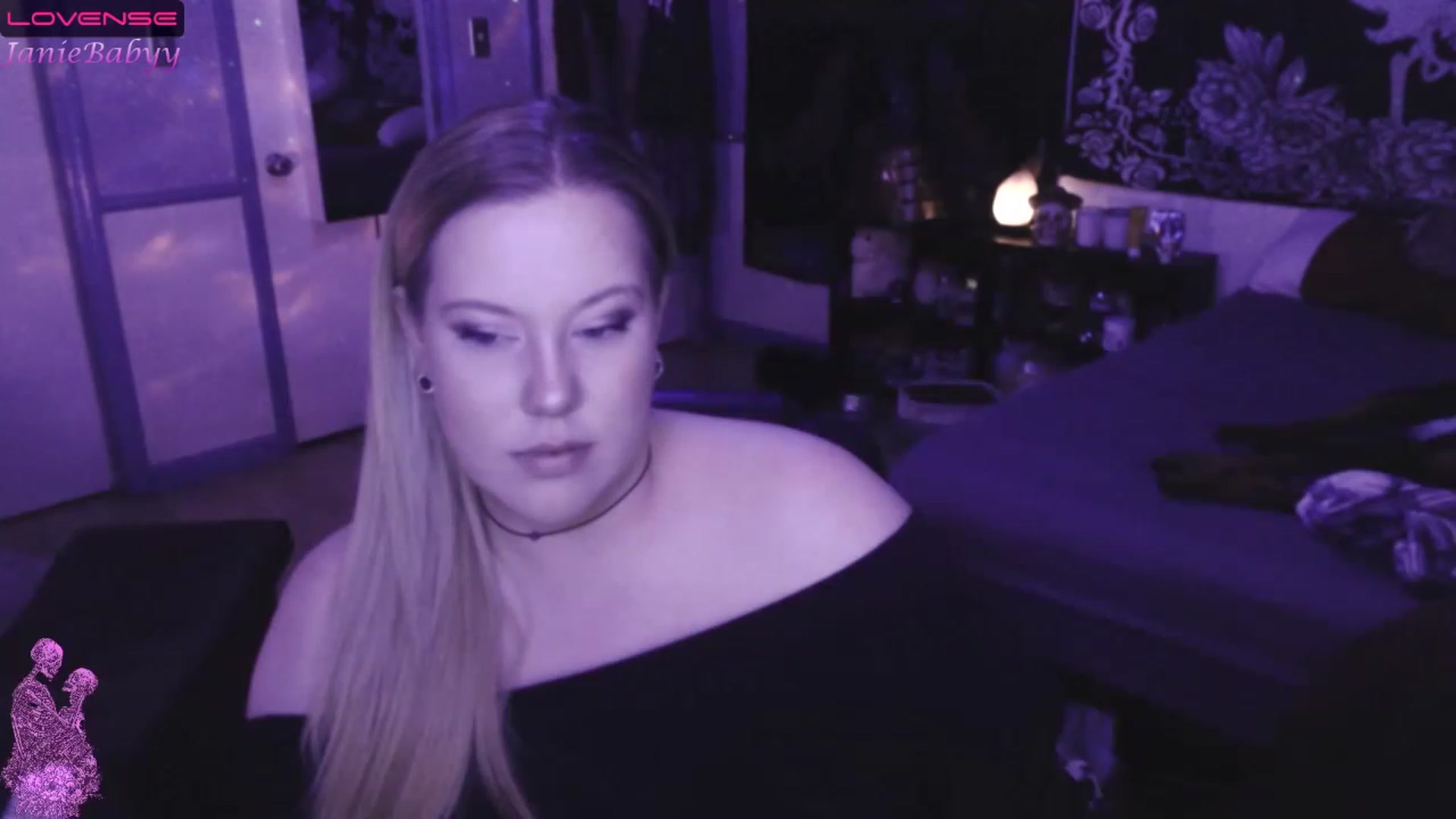 Gallery image thumbnail from JanieBabyy's myfreecams stream on, 03/20/2023, 12:21 image 13 of 20