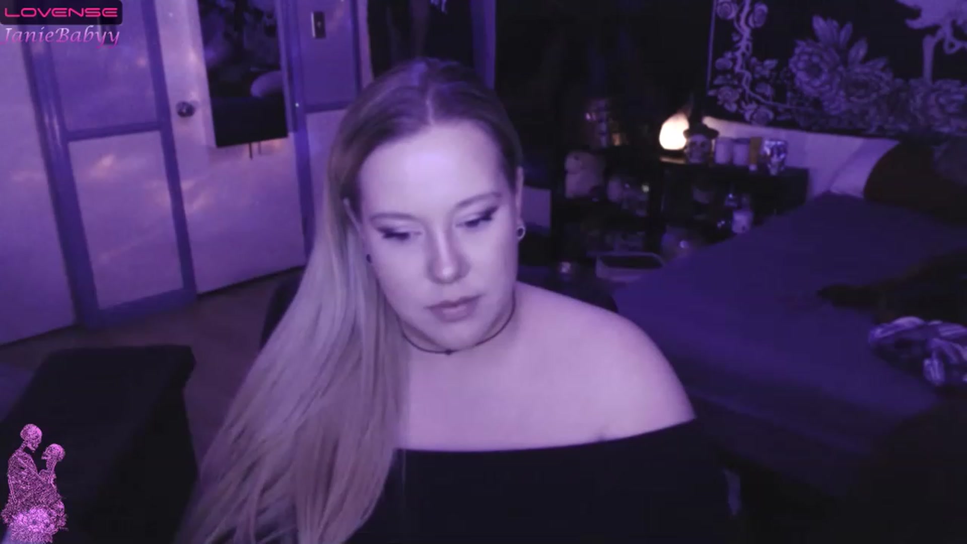 Gallery image thumbnail from JanieBabyy's myfreecams stream on, 03/20/2023, 12:21 image 9 of 20