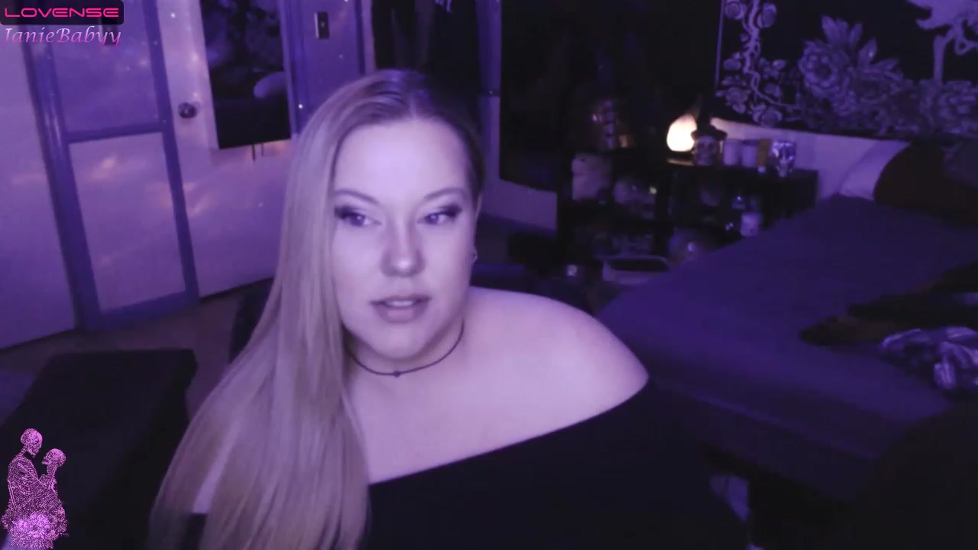 Gallery image thumbnail from JanieBabyy's myfreecams stream on, 03/20/2023, 12:21 image 3 of 20