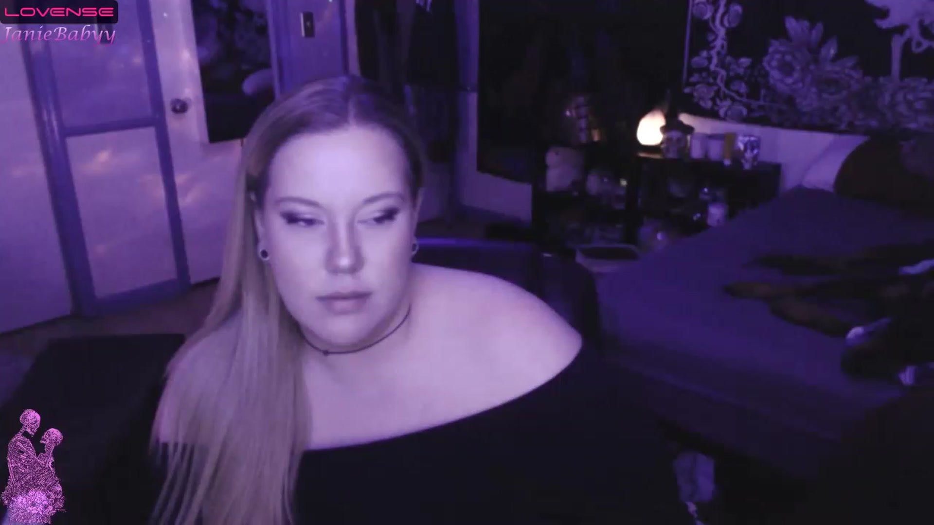 Gallery image thumbnail from JanieBabyy's myfreecams stream on, 03/20/2023, 12:21 image 16 of 20