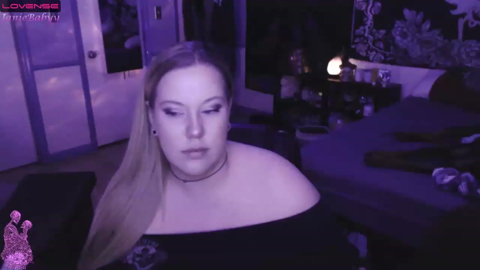 Gallery image thumbnail from JanieBabyy's myfreecams stream on, 03/20/2023, 12:21 image 20 of 20
