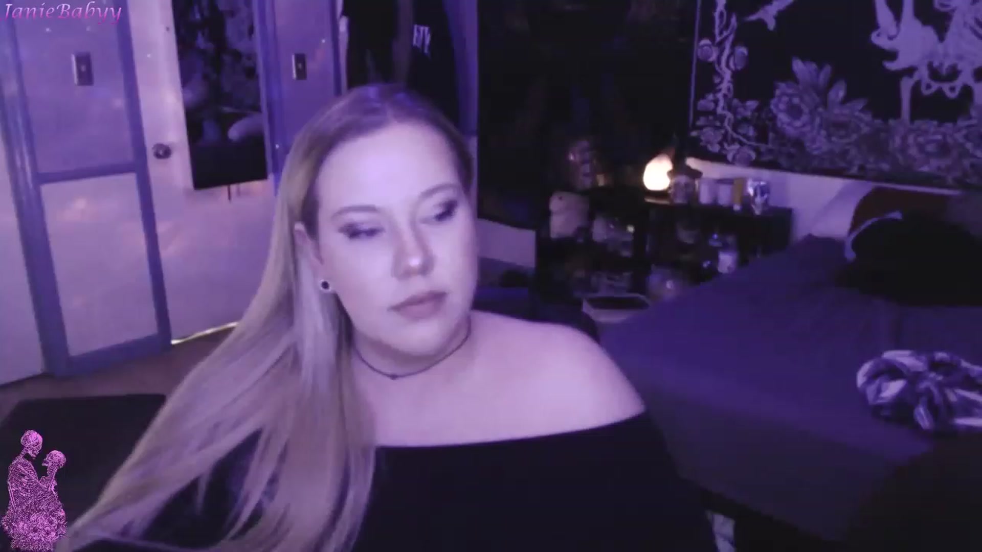 Gallery image thumbnail from JanieBabyy's myfreecams stream on, 03/20/2023, 16:05 image 1 of 20