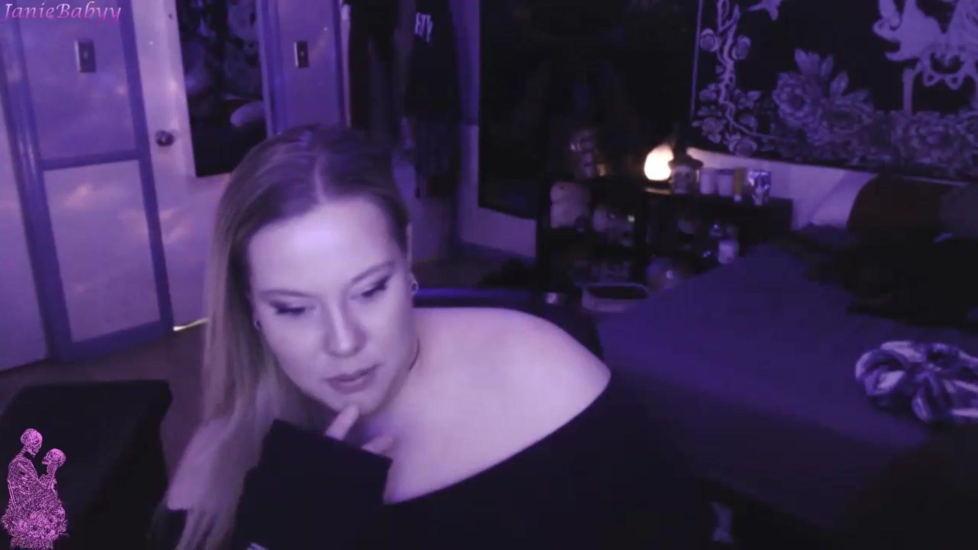 Gallery image thumbnail from JanieBabyy's myfreecams stream on, 03/20/2023, 16:05 image 19 of 20