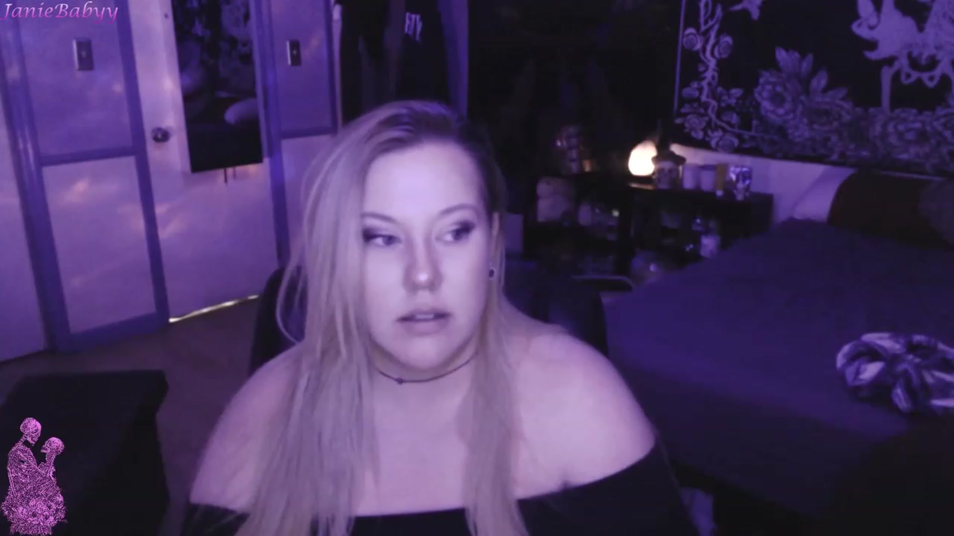Gallery image thumbnail from JanieBabyy's myfreecams stream on, 03/20/2023, 16:22 image 3 of 20