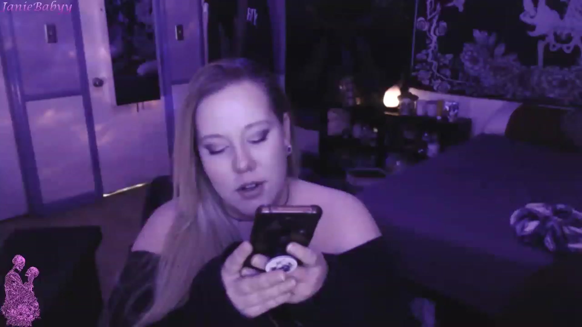 Gallery image thumbnail from JanieBabyy's myfreecams stream on, 03/20/2023, 16:22 image 12 of 20