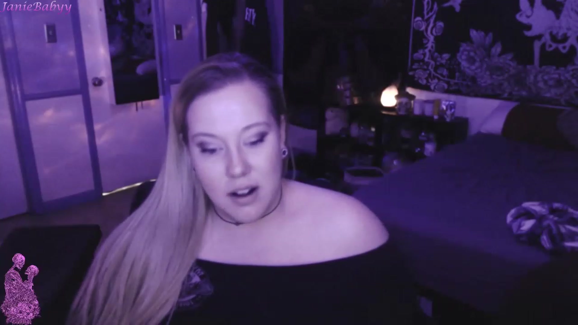 Gallery image thumbnail from JanieBabyy's myfreecams stream on, 03/20/2023, 16:22 image 18 of 20