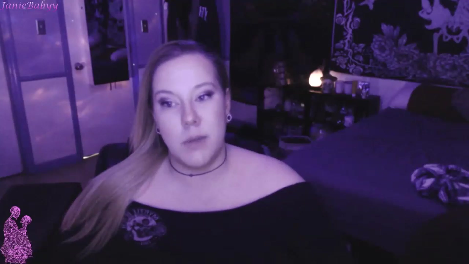 Gallery image thumbnail from JanieBabyy's myfreecams stream on, 03/20/2023, 16:22 image 17 of 20
