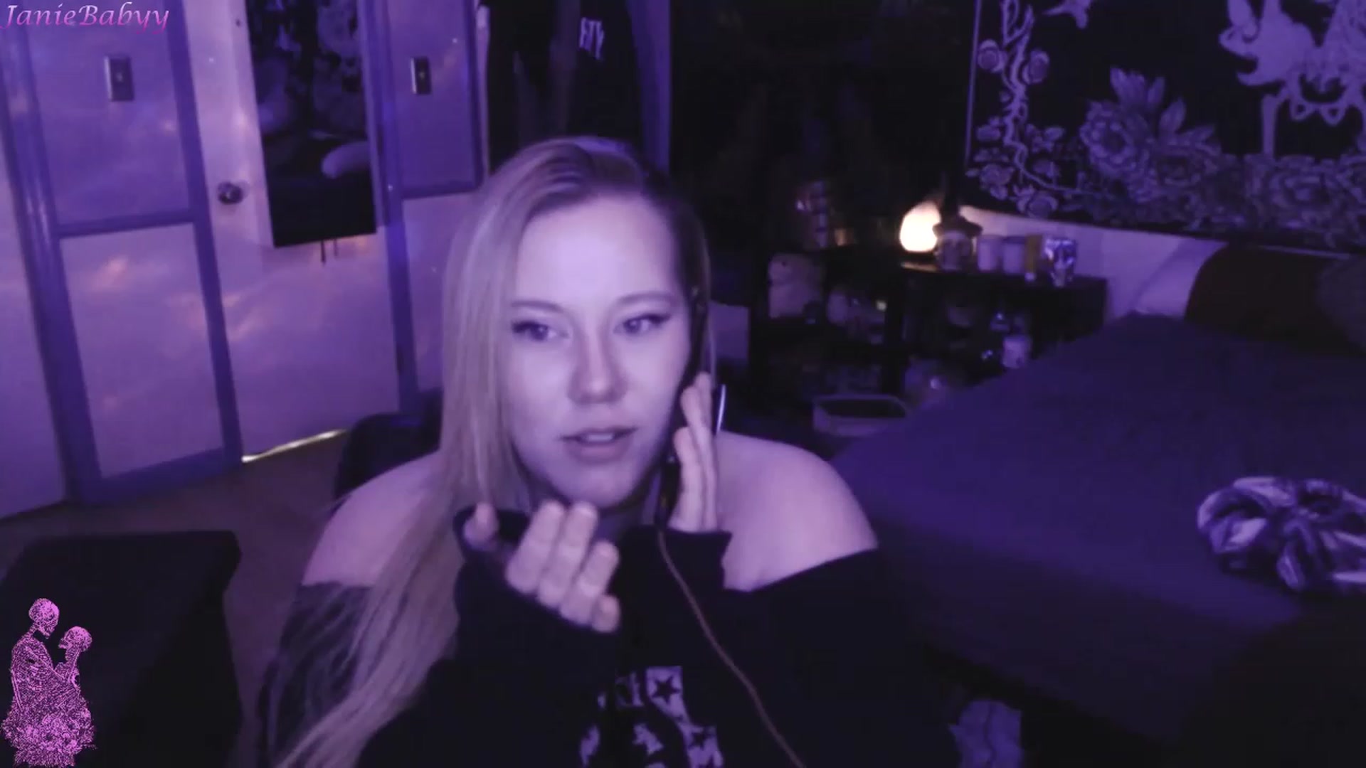 Gallery image thumbnail from JanieBabyy's myfreecams stream on, 03/20/2023, 16:22 image 11 of 20