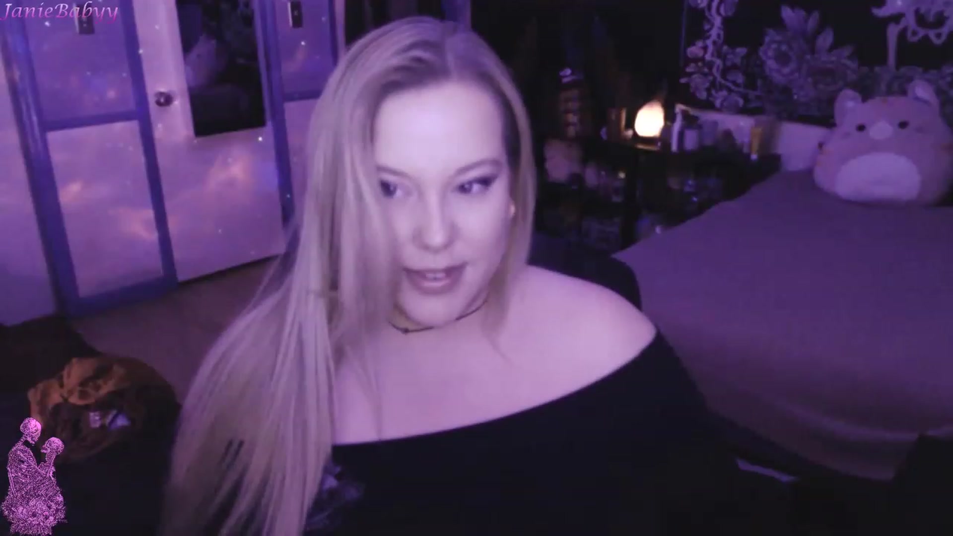 Gallery image thumbnail from JanieBabyy's myfreecams stream on, 03/31/2023, 16:04 image 13 of 20