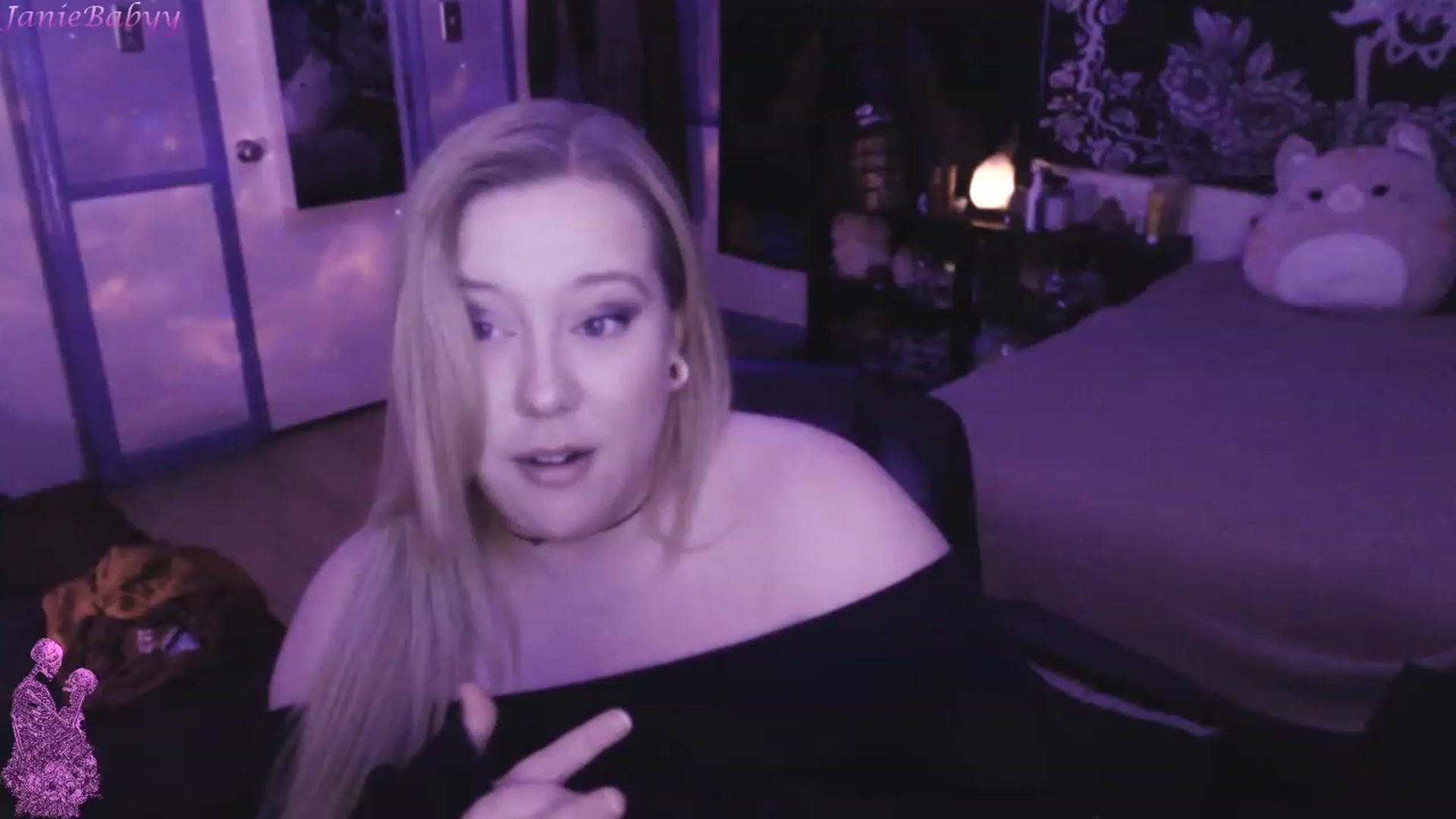 Gallery image thumbnail from JanieBabyy's myfreecams stream on, 03/31/2023, 16:04 image 12 of 20