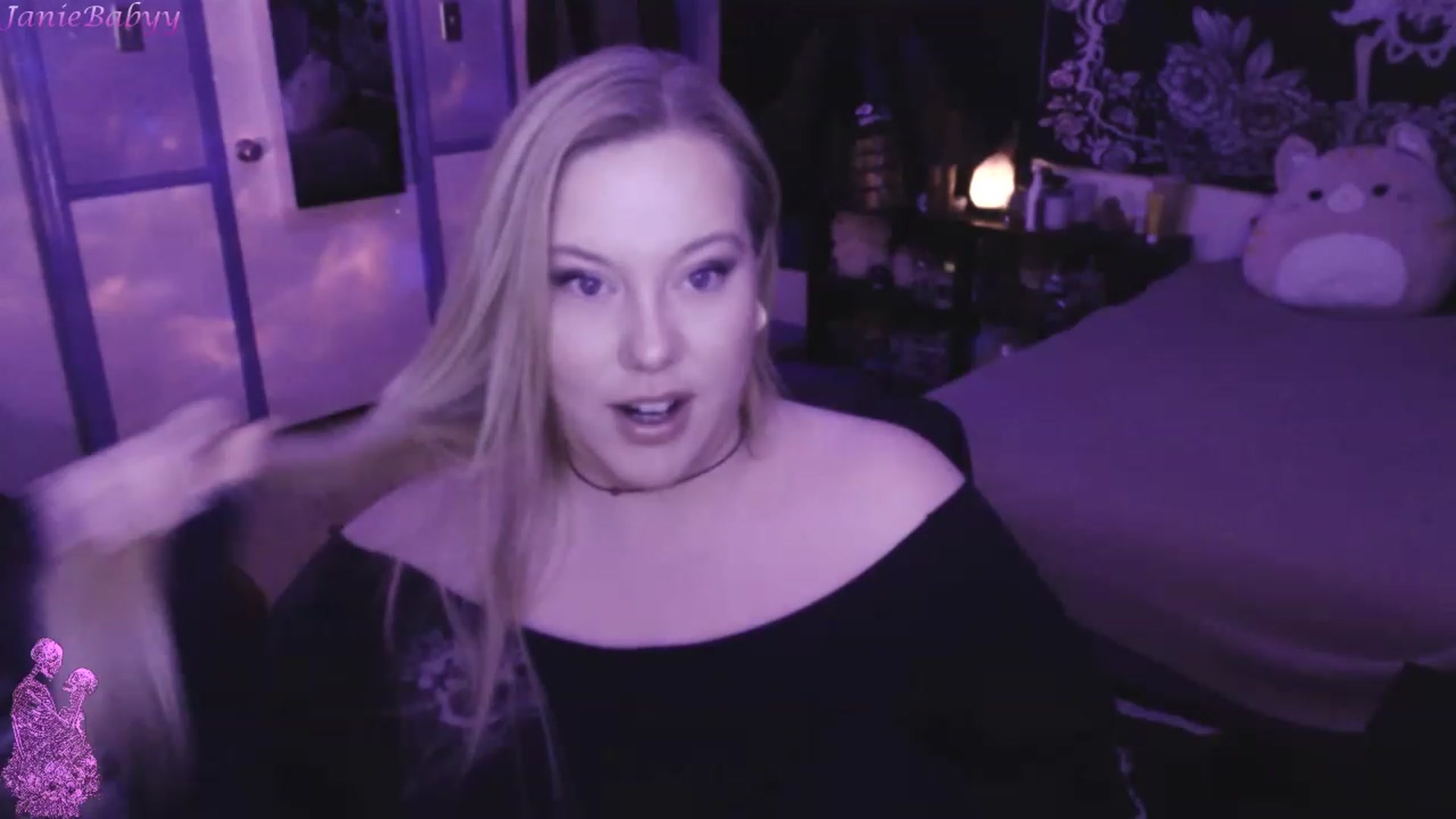 Gallery image thumbnail from JanieBabyy's myfreecams stream on, 03/31/2023, 16:04 image 3 of 20