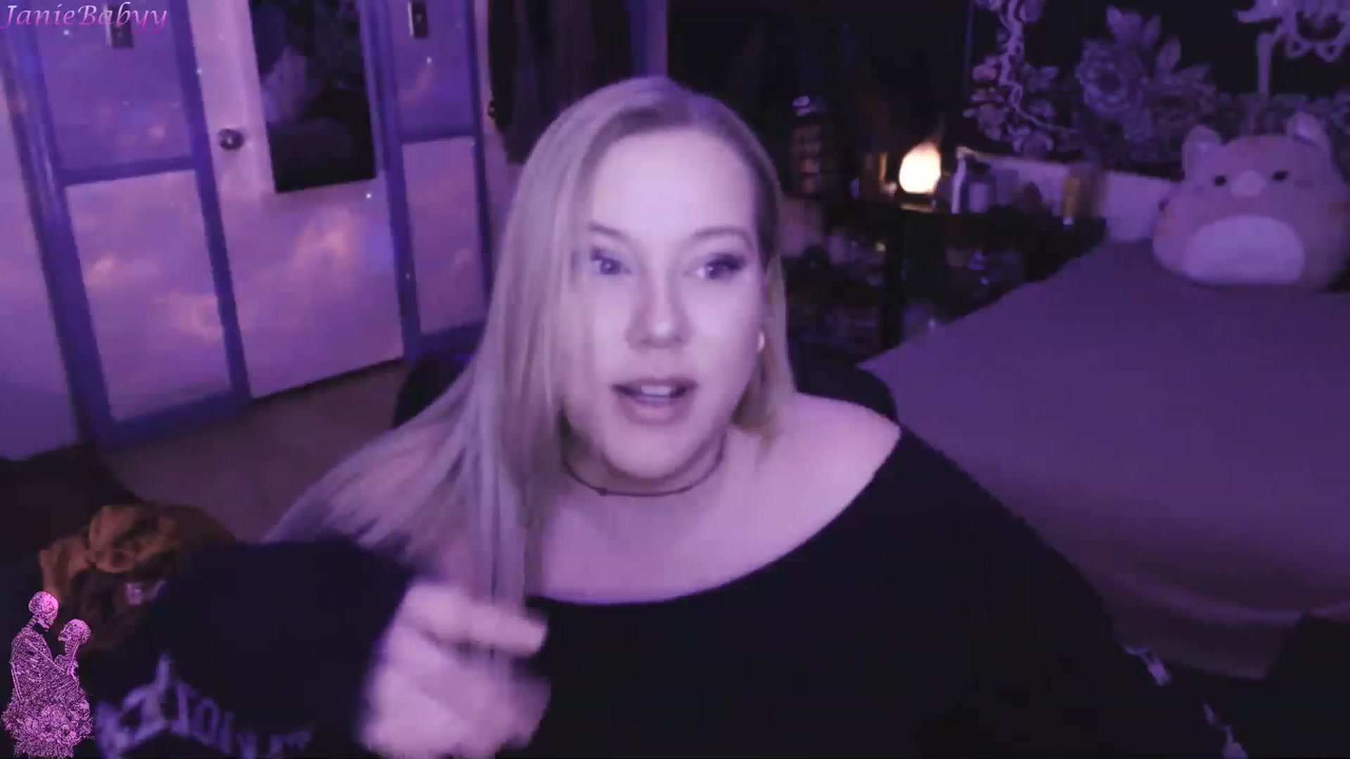 Gallery image thumbnail from JanieBabyy's myfreecams stream on, 03/31/2023, 16:04 image 9 of 20