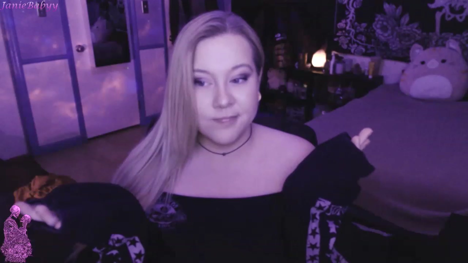 Gallery image thumbnail from JanieBabyy's myfreecams stream on, 03/31/2023, 16:04 image 14 of 20