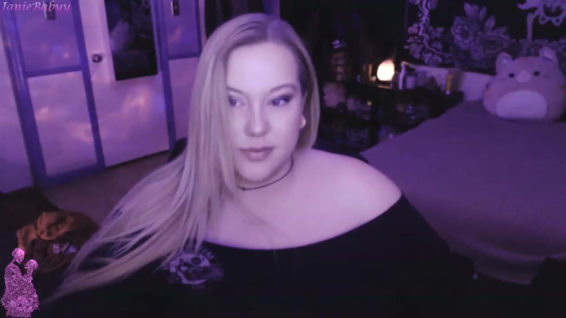 Gallery image thumbnail from JanieBabyy's myfreecams stream on, 03/31/2023, 16:04 image 16 of 20