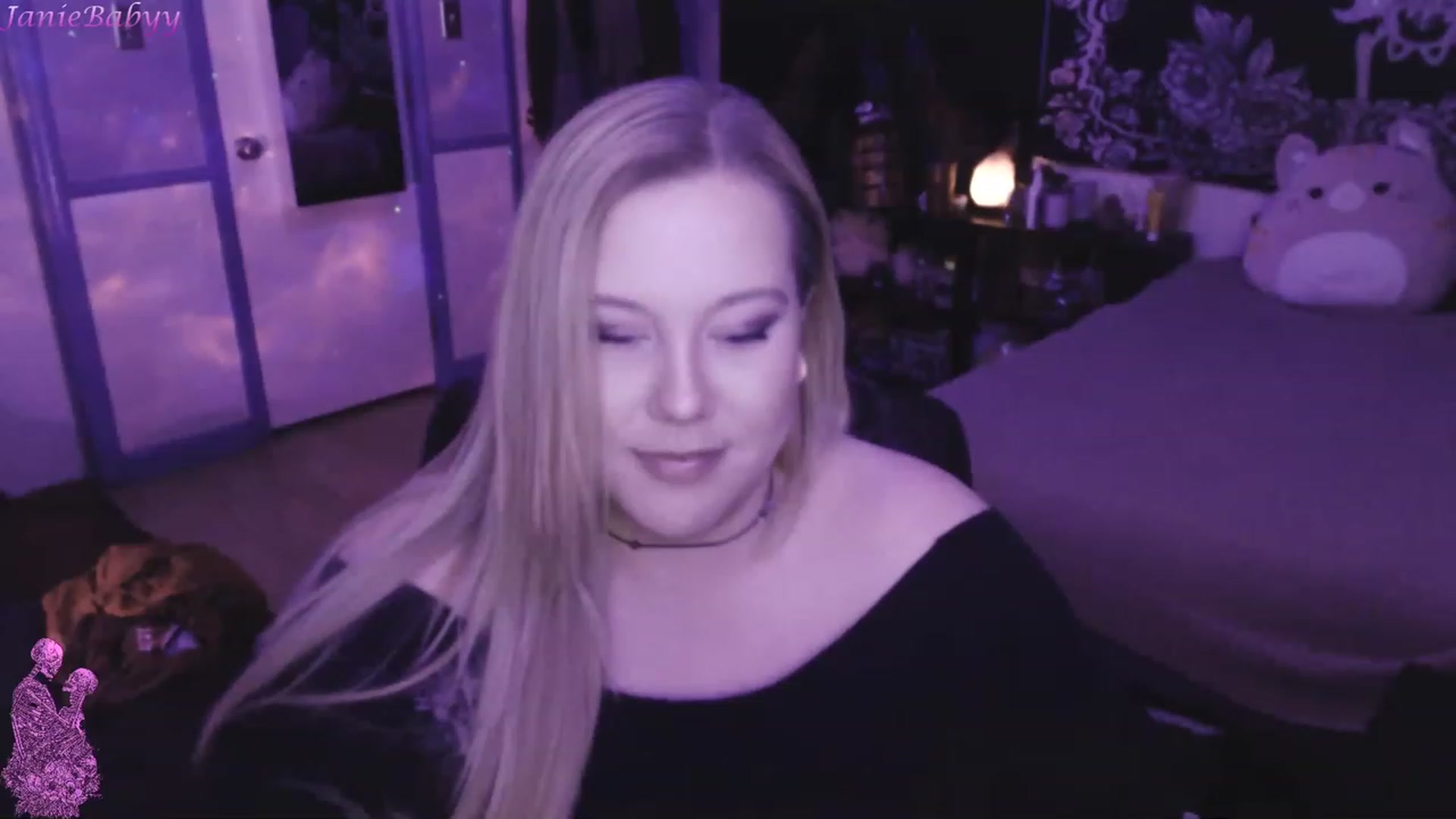 Gallery image thumbnail from JanieBabyy's myfreecams stream on, 03/31/2023, 16:04 image 10 of 20