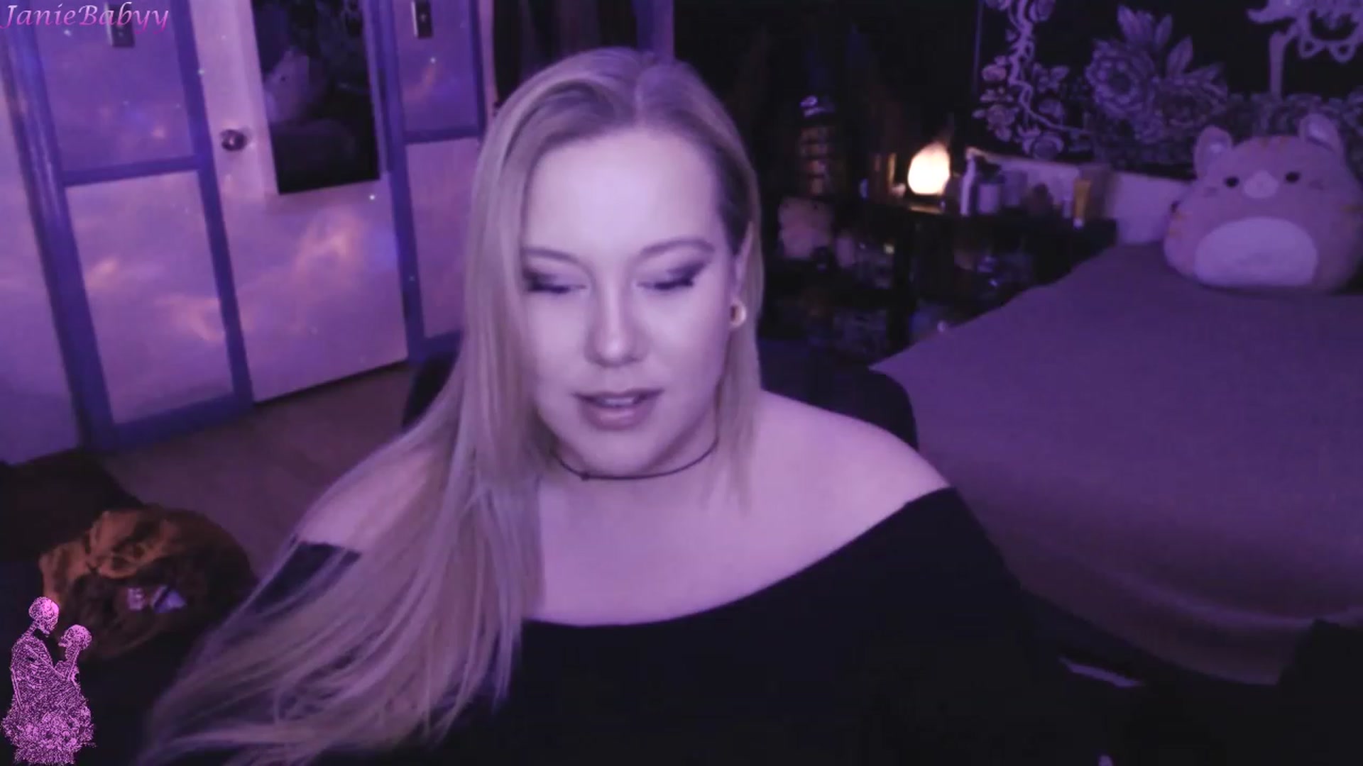 Gallery image thumbnail from JanieBabyy's myfreecams stream on, 03/31/2023, 16:04 image 7 of 20