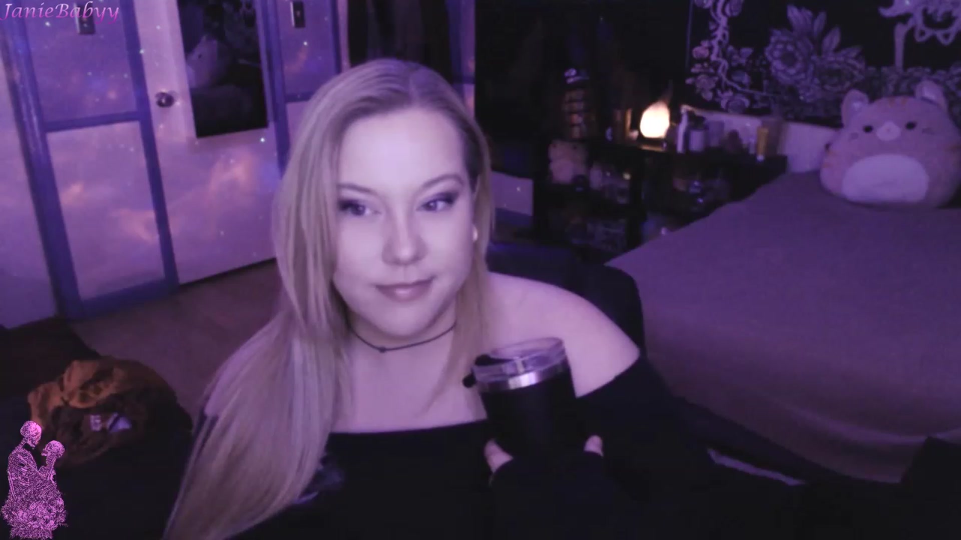 Gallery image thumbnail from JanieBabyy's myfreecams stream on, 03/31/2023, 16:04 image 4 of 20