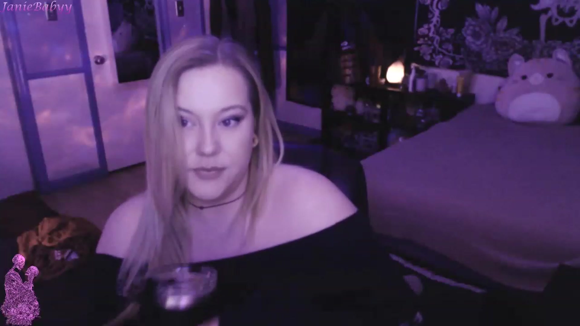 Gallery image thumbnail from JanieBabyy's myfreecams stream on, 03/31/2023, 16:49 image 16 of 20