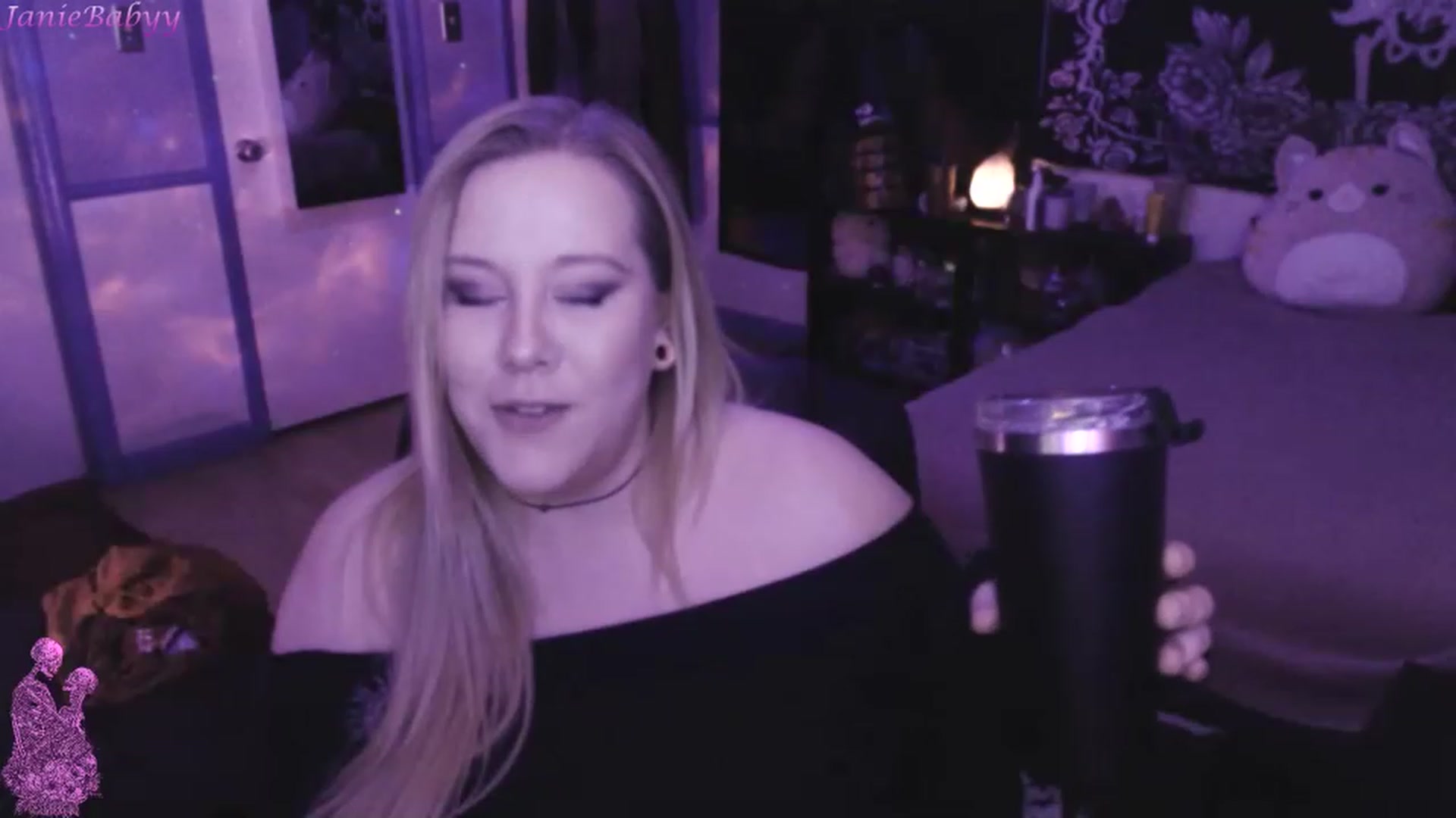 Gallery image thumbnail from JanieBabyy's myfreecams stream on, 03/31/2023, 16:49 image 8 of 20