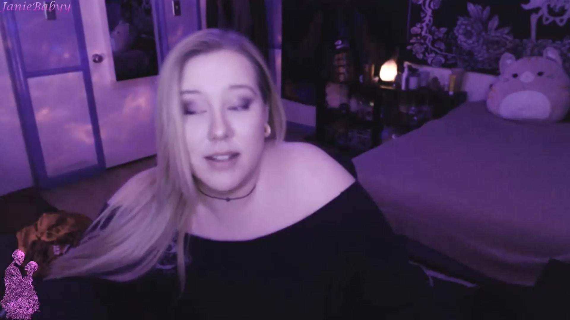 Gallery image thumbnail from JanieBabyy's myfreecams stream on, 03/31/2023, 16:49 image 17 of 20