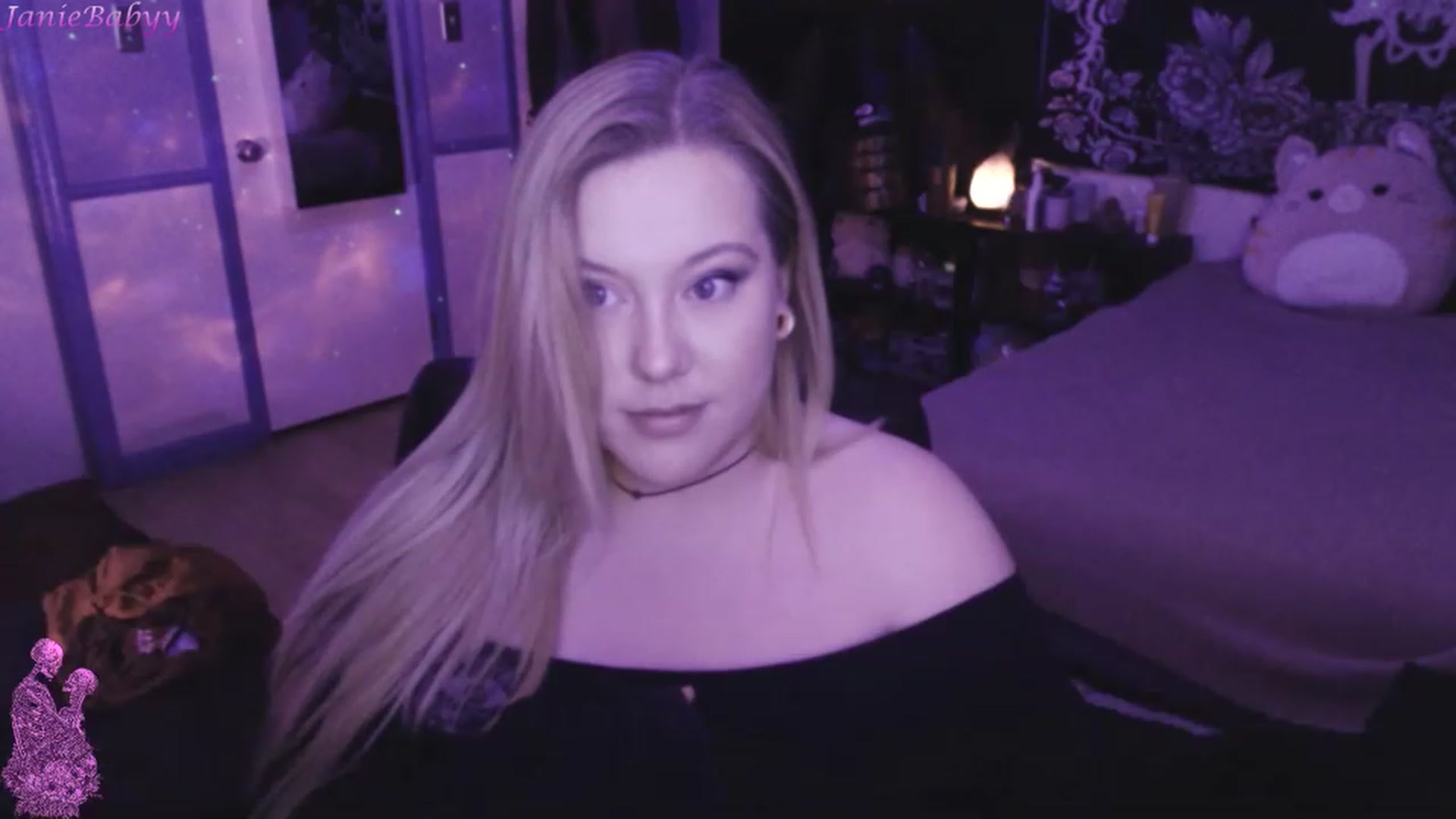 Gallery image thumbnail from JanieBabyy's myfreecams stream on, 03/31/2023, 16:49 image 6 of 20