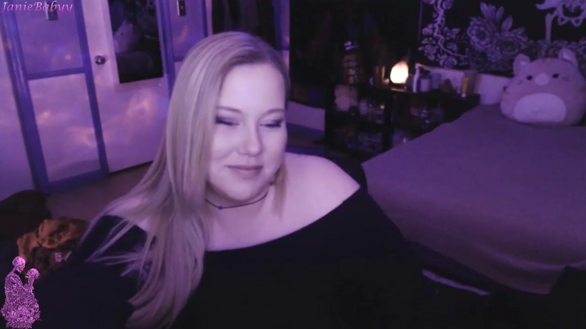 Gallery image thumbnail from JanieBabyy's myfreecams stream on, 03/31/2023, 16:49 image 18 of 20