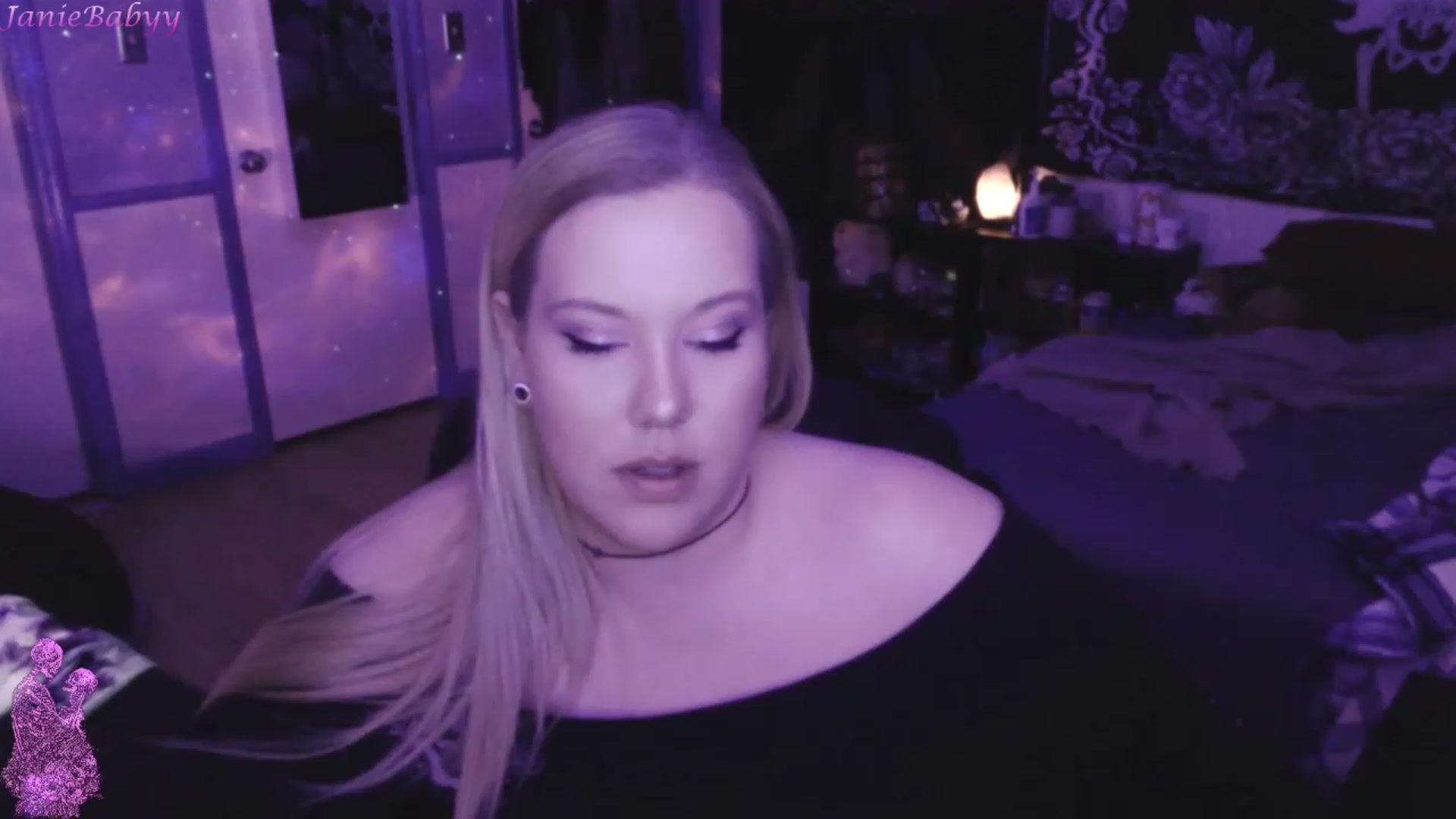 Gallery image thumbnail from JanieBabyy's myfreecams stream on, 04/03/2023, 17:40 image 19 of 20