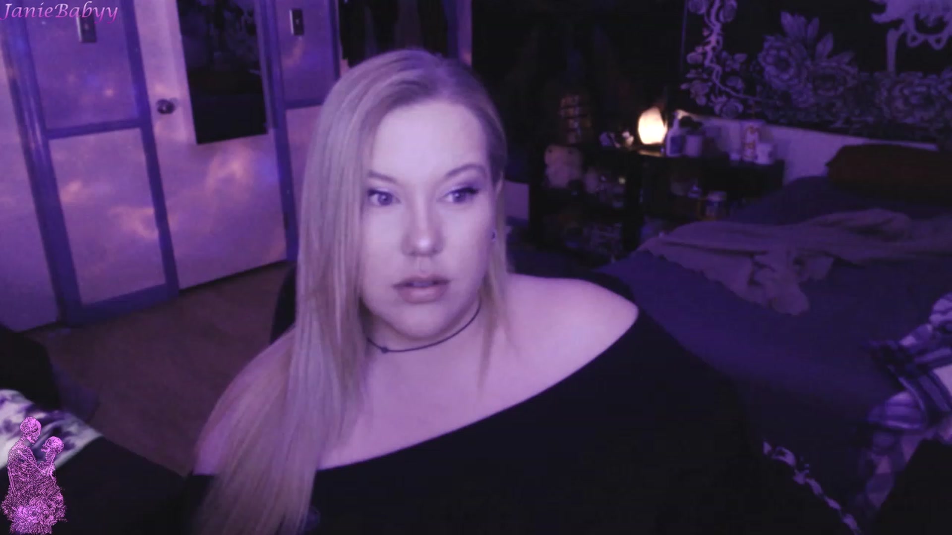Gallery image thumbnail from JanieBabyy's myfreecams stream on, 04/03/2023, 17:40 image 1 of 20